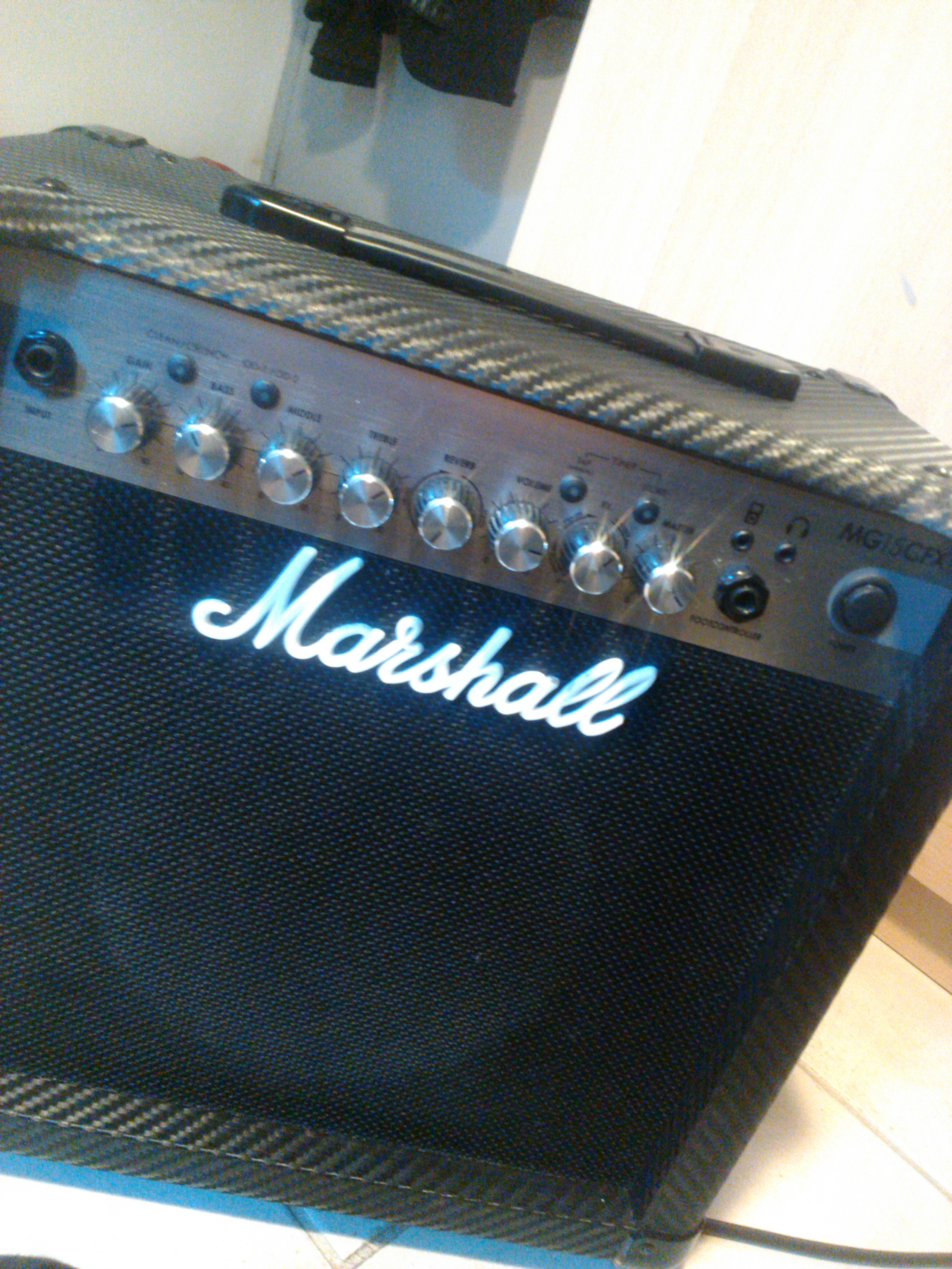 Photo Marshall MG15CFX : Marshall MG15CFX (8128) (#958972) - Audiofanzine