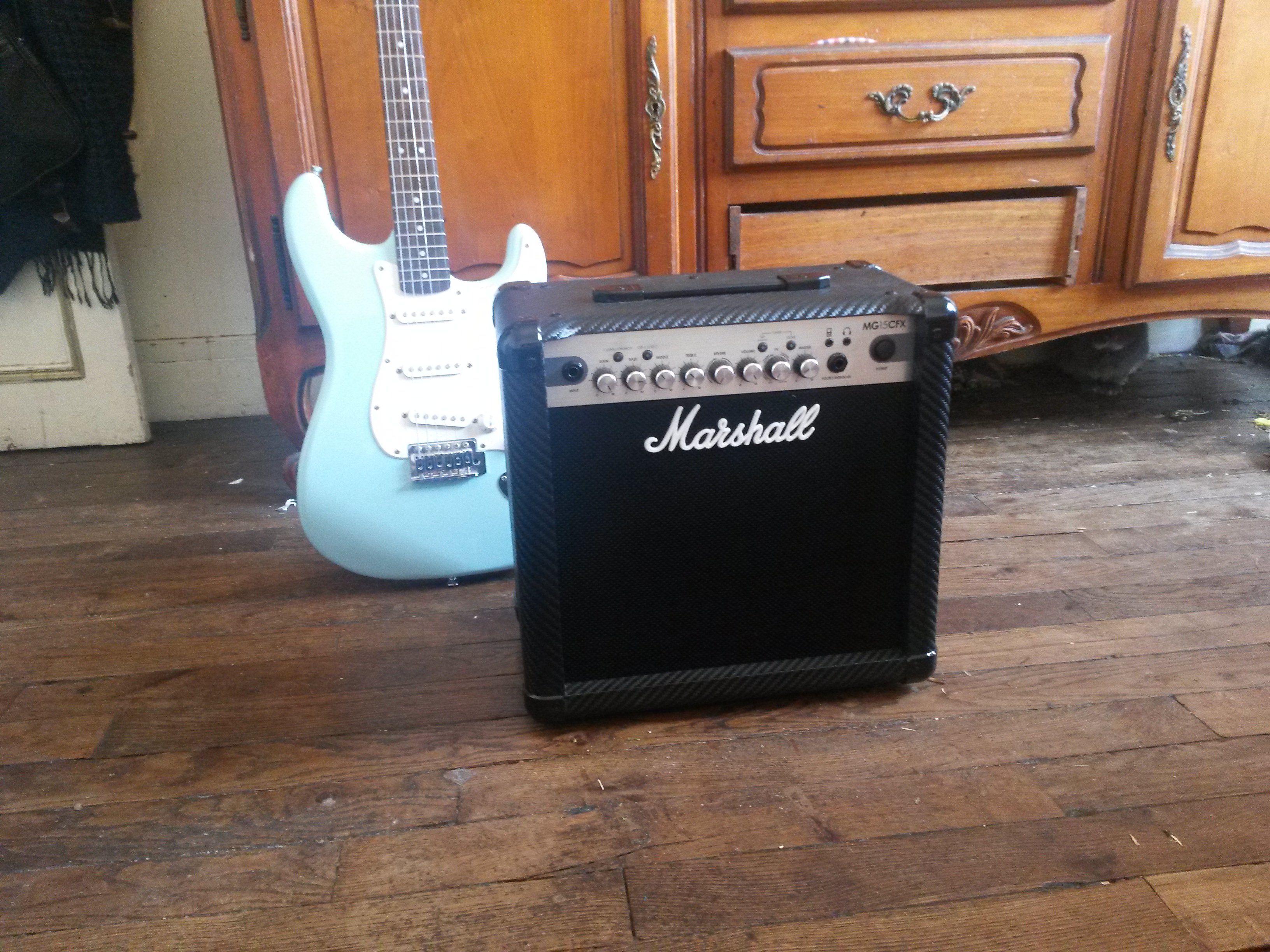 Photo Marshall MG15CFX : Marshall MG15CFX (90398) (#971287) - Audiofanzine