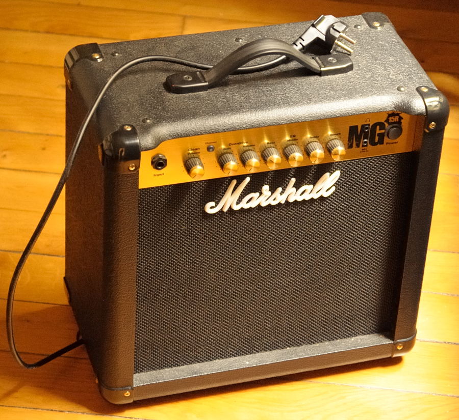 Marshall MG15Rギターアンプ - 器材