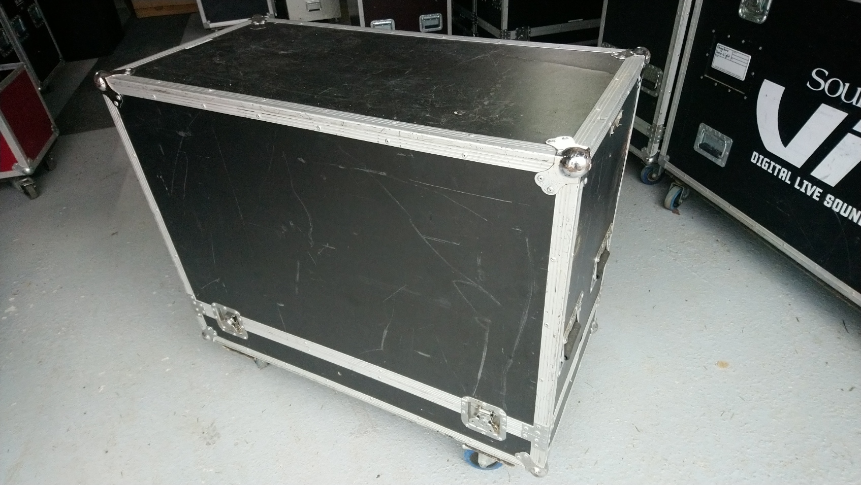 Wedges Martin Audio LE1500 Audiofanzine