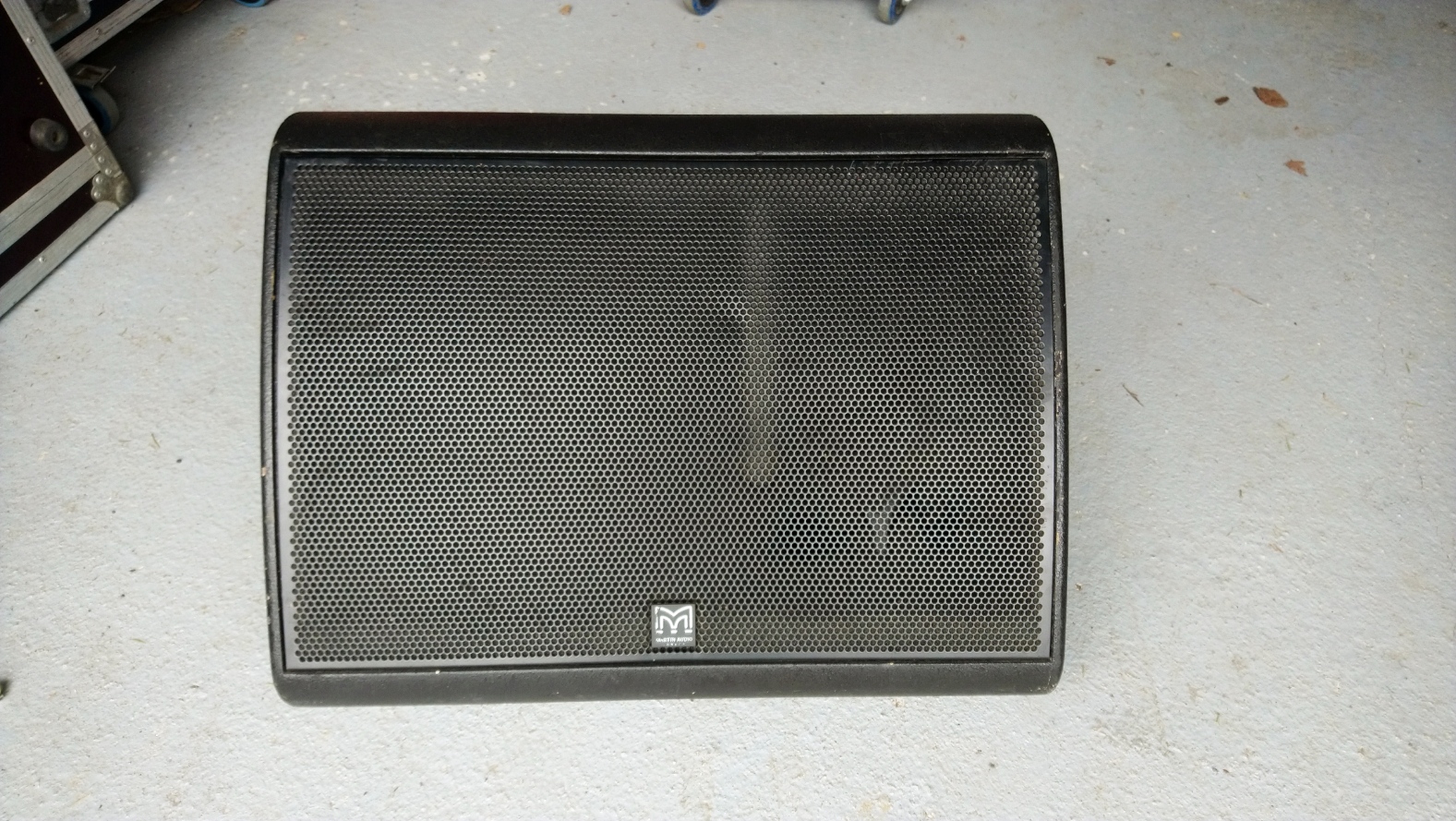 Wedges Martin Audio LE1500 Audiofanzine