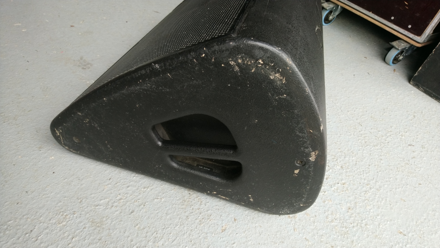 Wedges Martin Audio LE1500 Audiofanzine