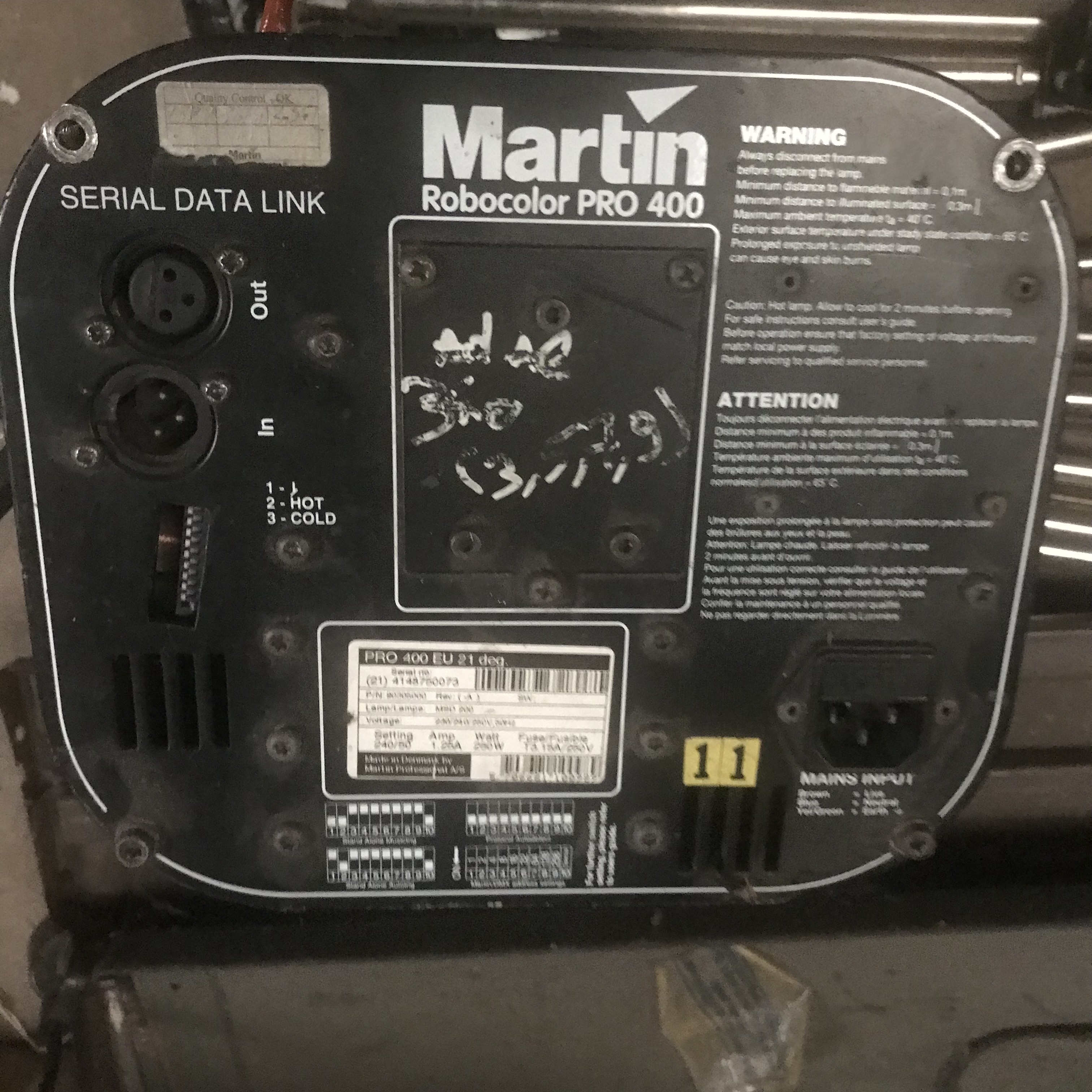 RoboColor Pro 400 - Martin RoboColor Pro 400 - Audiofanzine