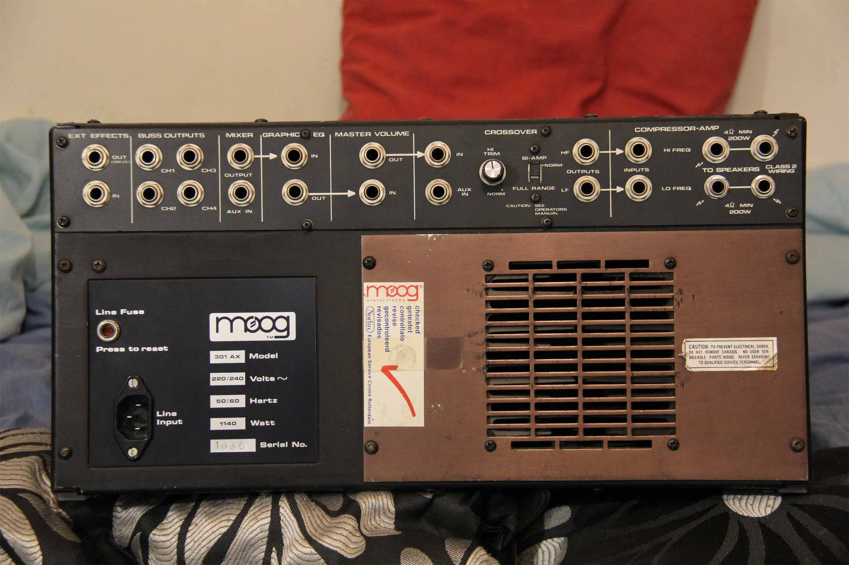 moog-music-ax-301-synthesizer-amplifier-687259.jpg