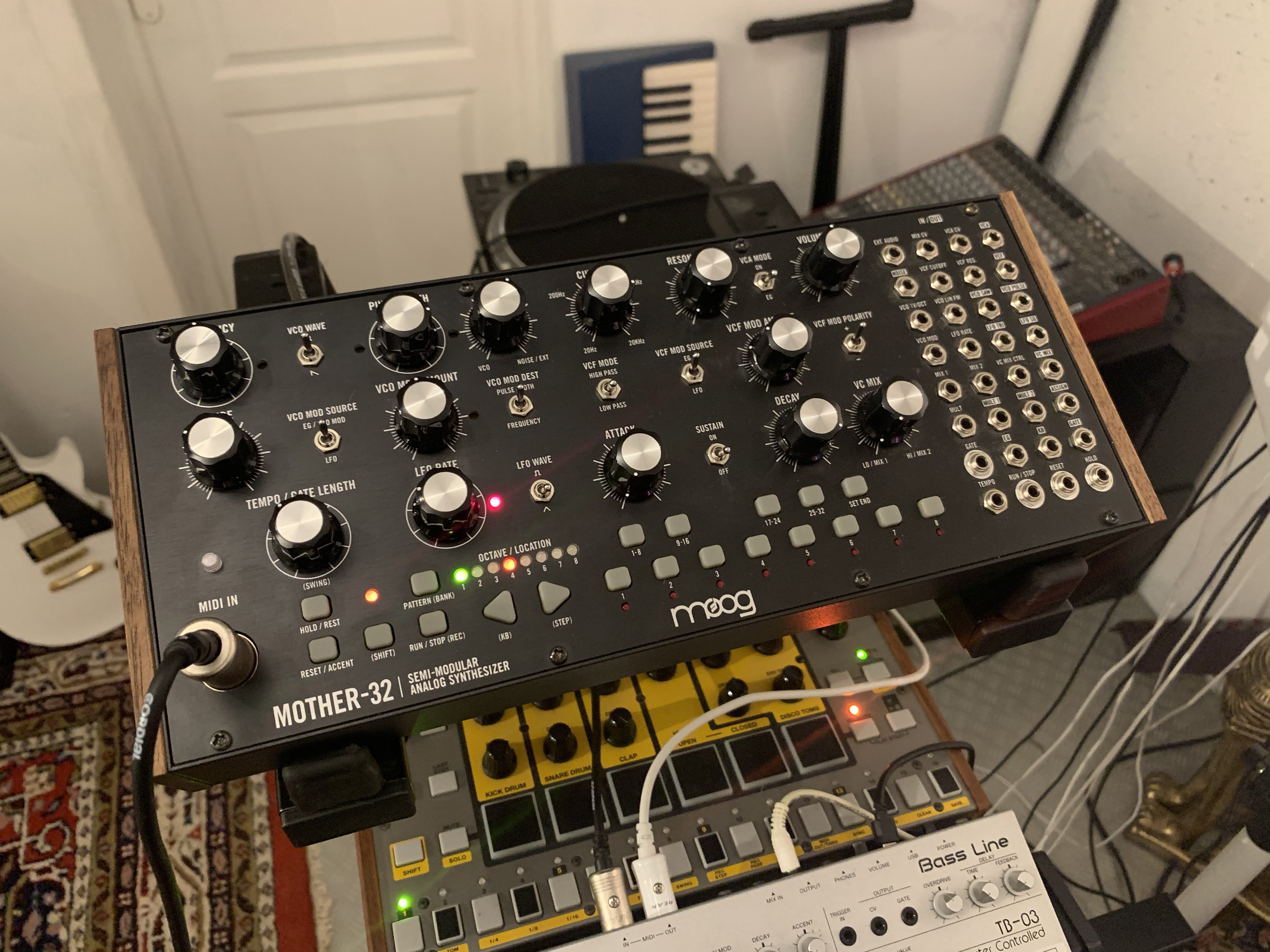 VENDS OU ECHANGE MOOG MOTHER 32 (Rhône-Alpes) - Audiofanzine