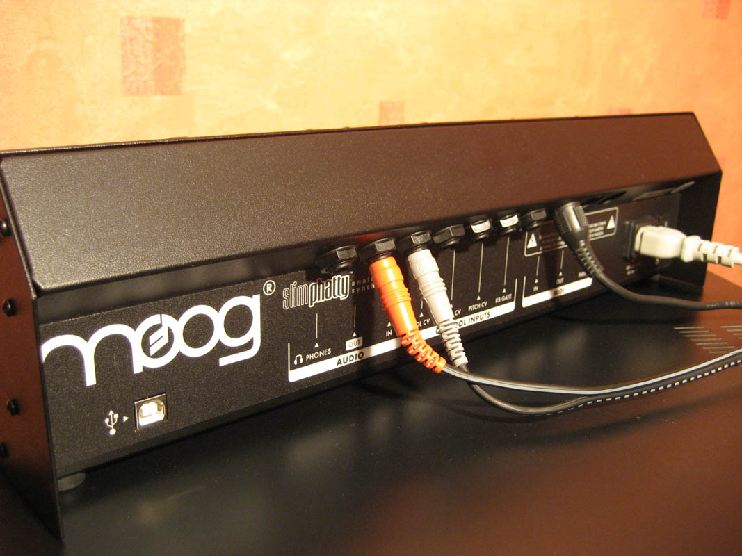 moog music slim phatty review   analog technology