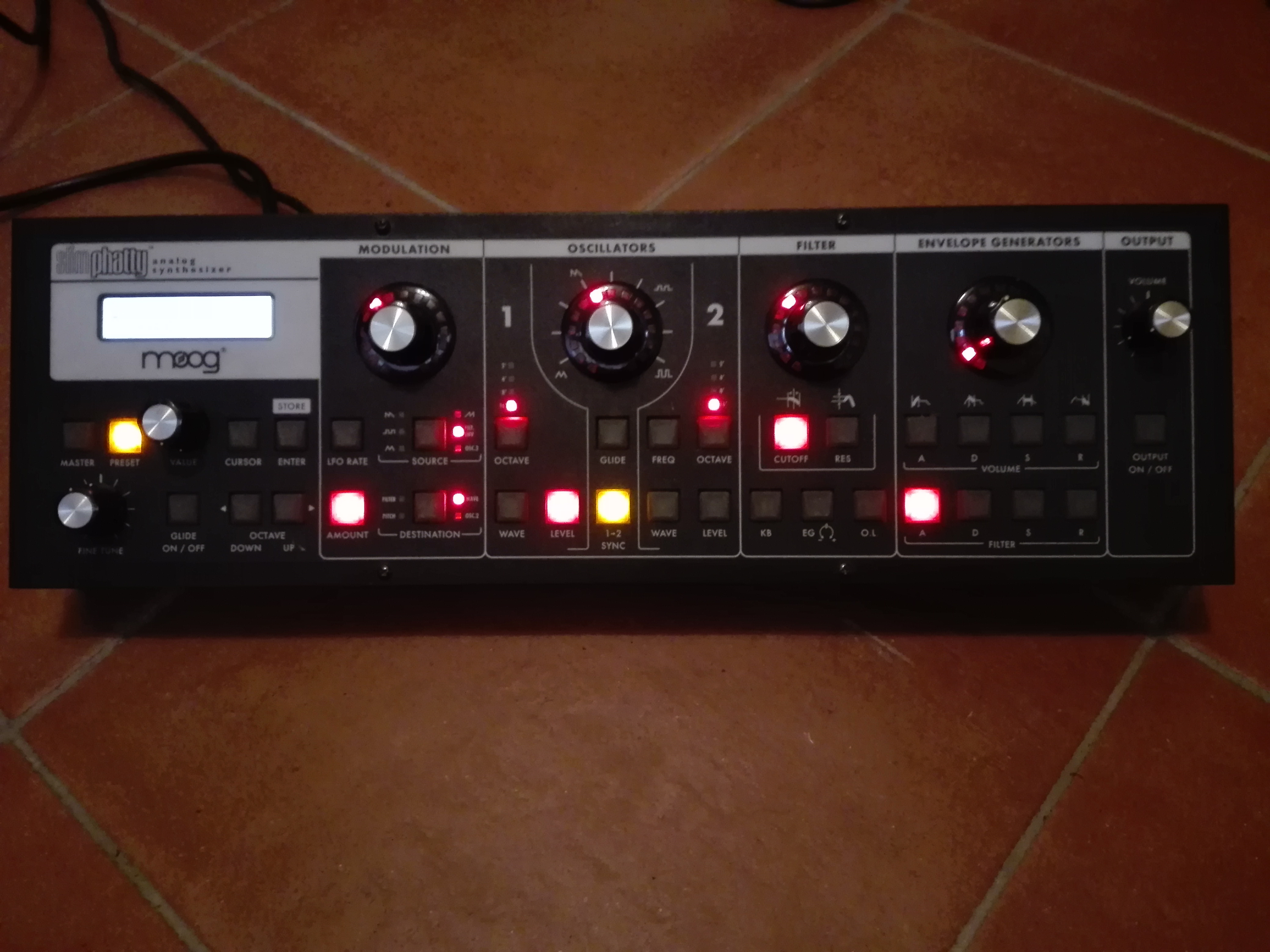 SLIMPHATTY - Moog Music SlimPhatty - Audiofanzine