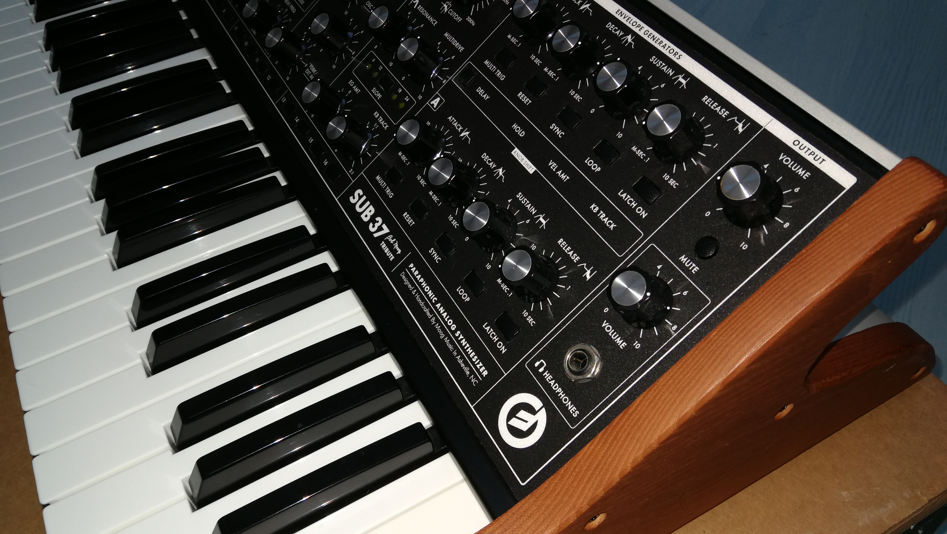 SUB 37 Moog Music SUB 37 Audiofanzine