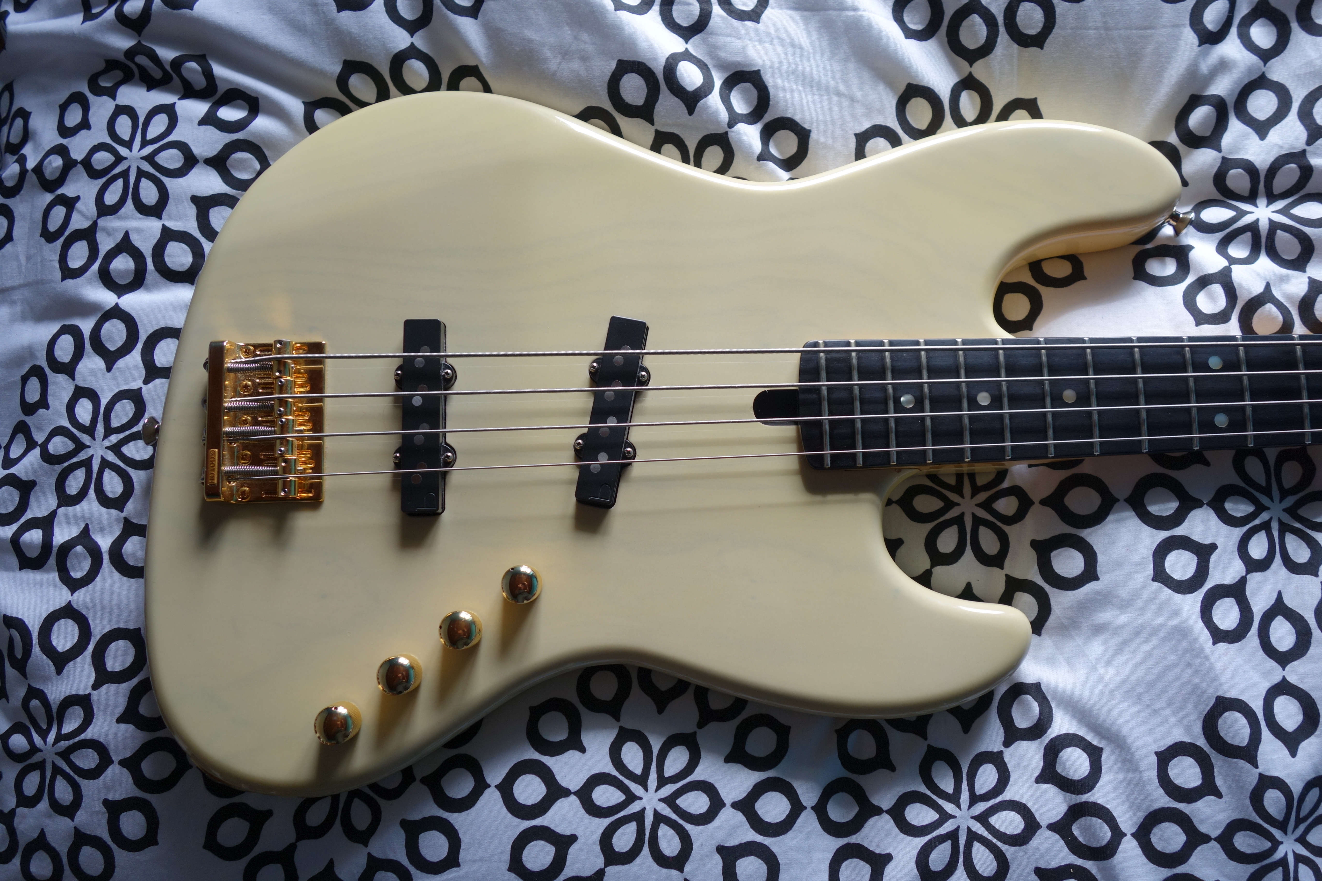 Moon Guitars JJ 4 image (2029778) Audiofanzine