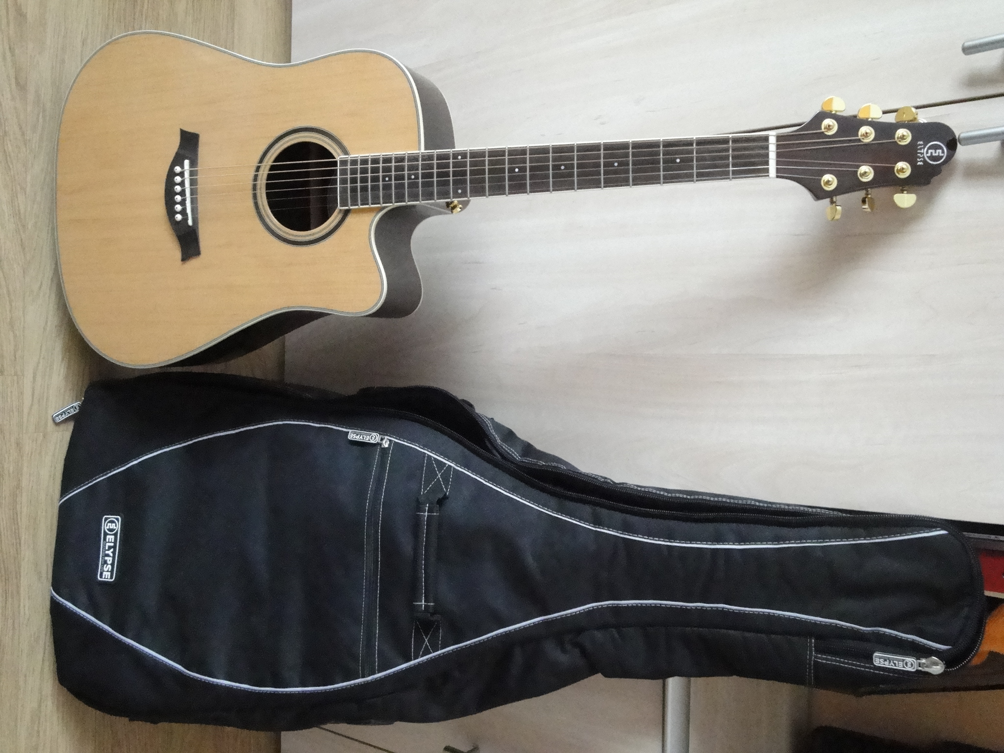 Photo Morris Acoustic Guitar Morris Guitare acoustique (487636