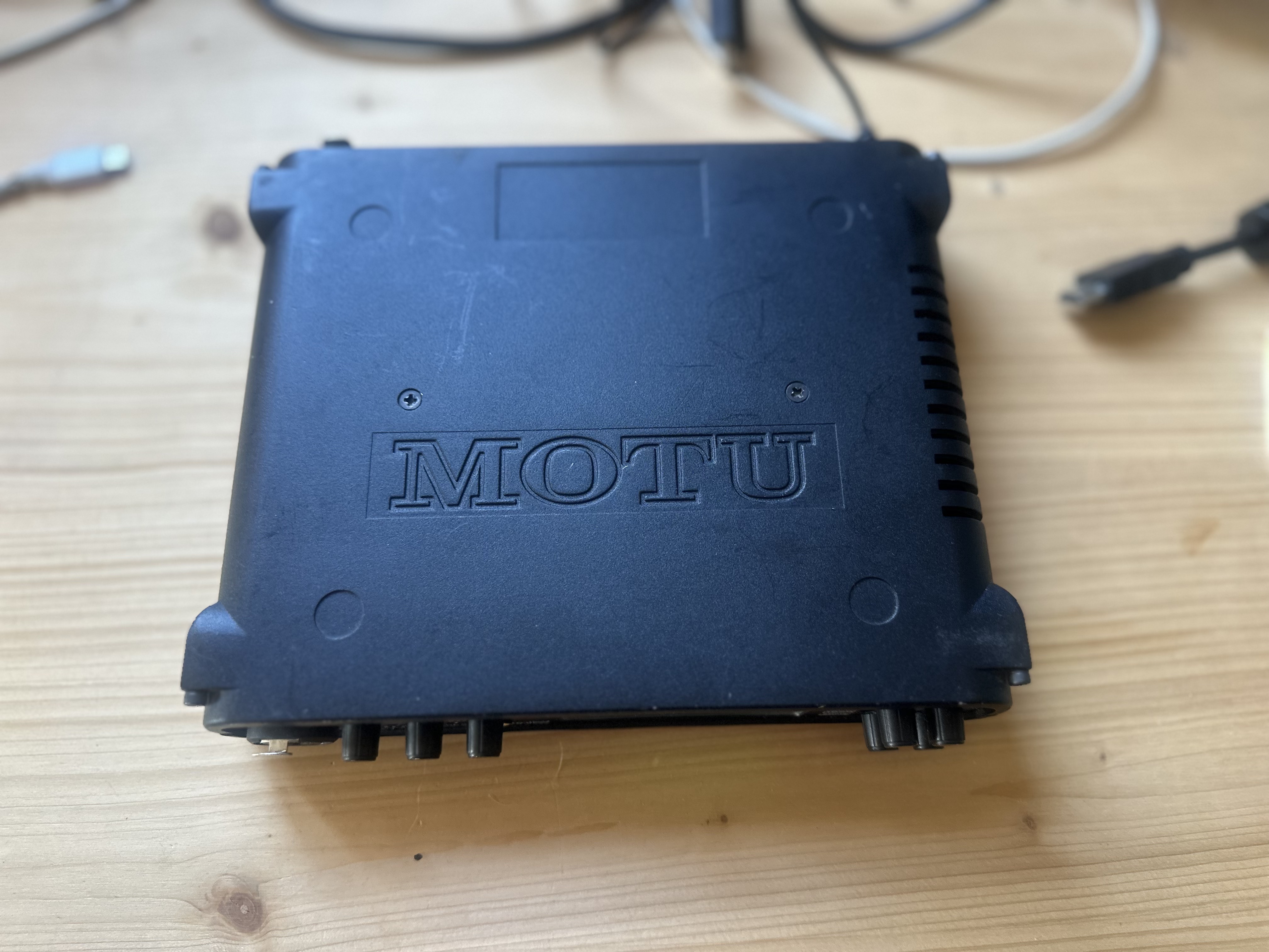 MOTU UltraLite-mk3 - Hybrid FireWire/USB 2.0 Audio & MIDI