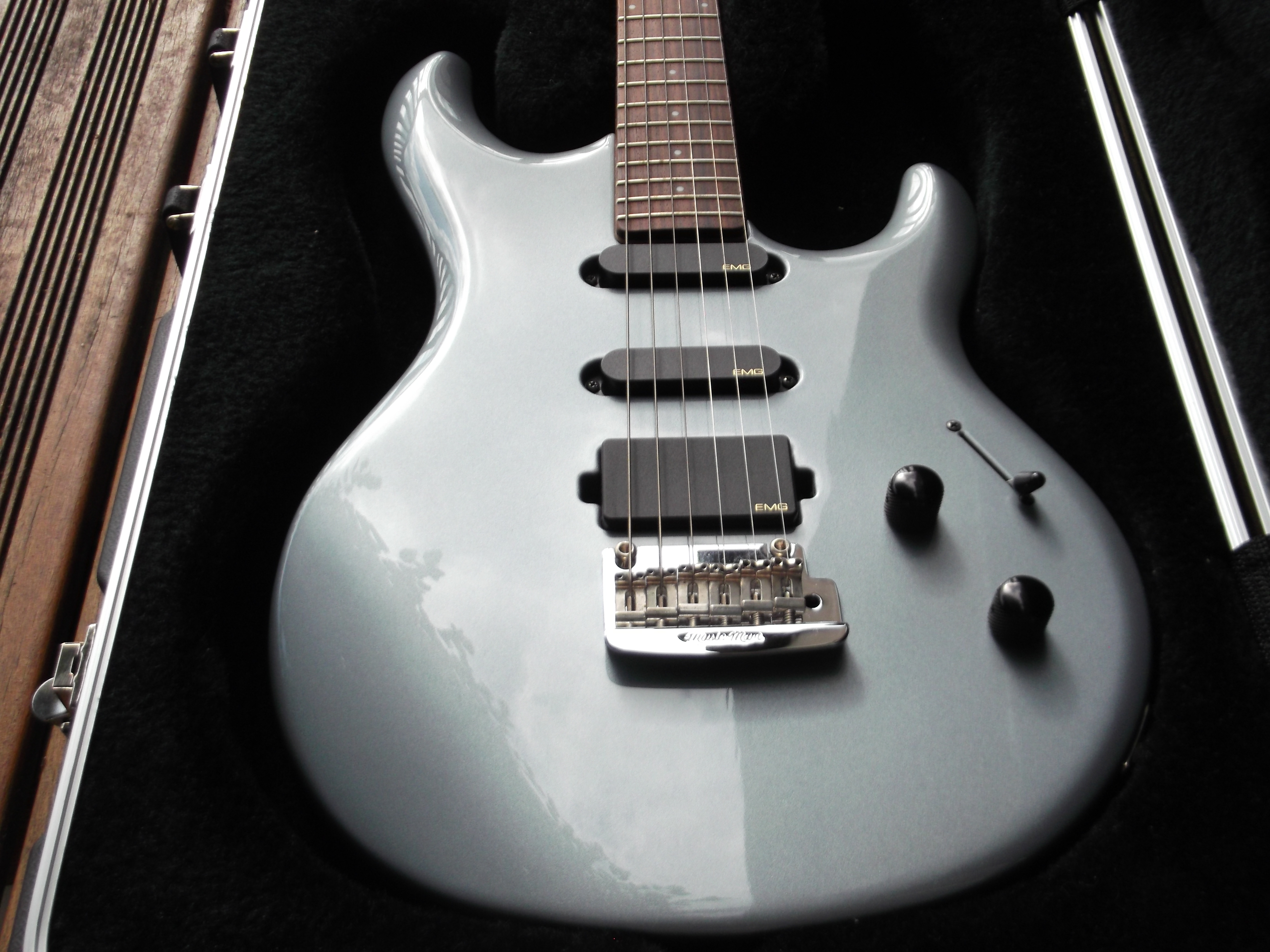 Photo Music Man Luke Vintage Tremolo Music Man Luke II 656668 photo-music-man-luke-vintage-tremolo-music-man-luke-ii-656668