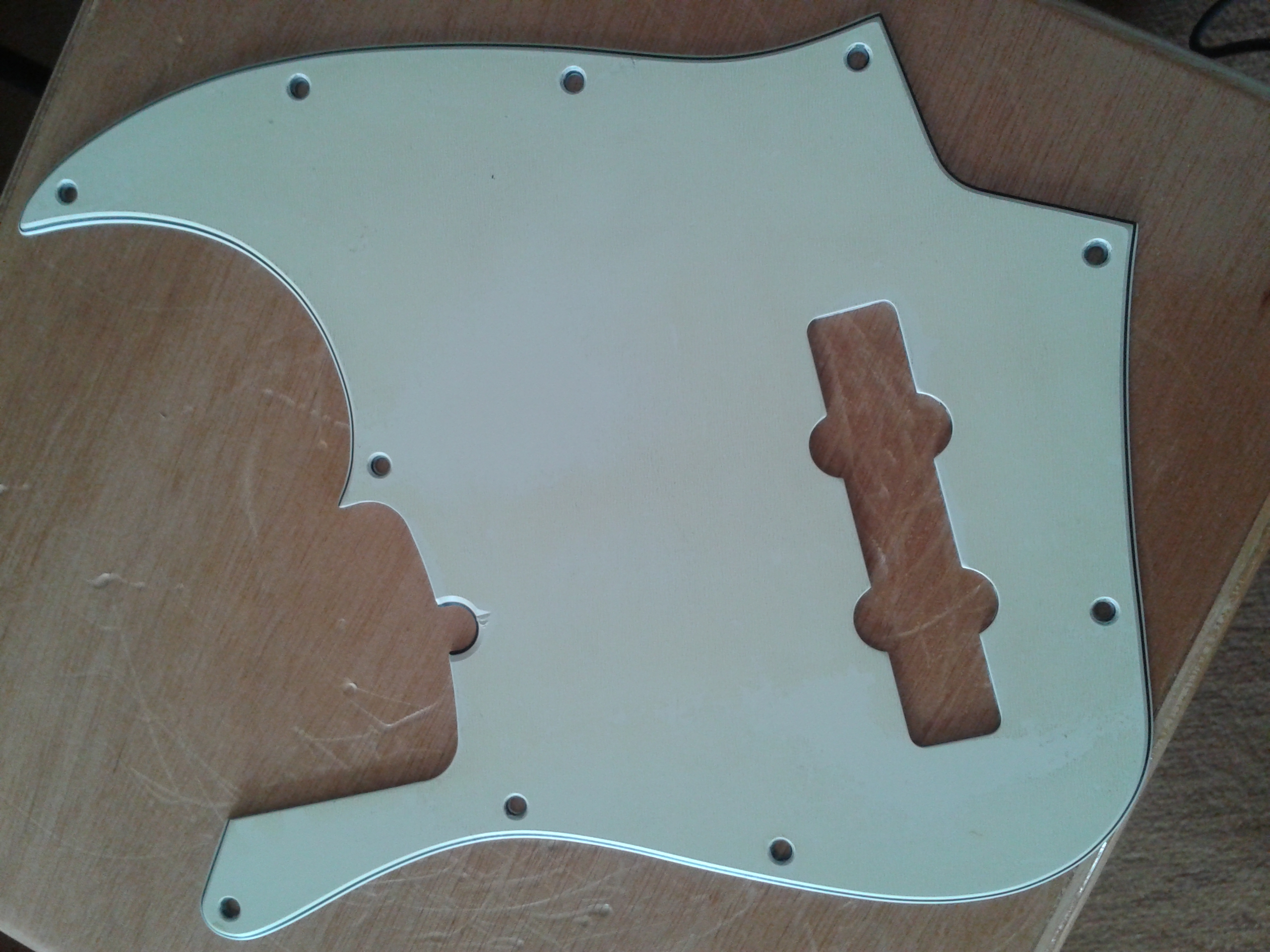 StingRay Pickguard Music Man StingRay Pickguard Audiofanzine