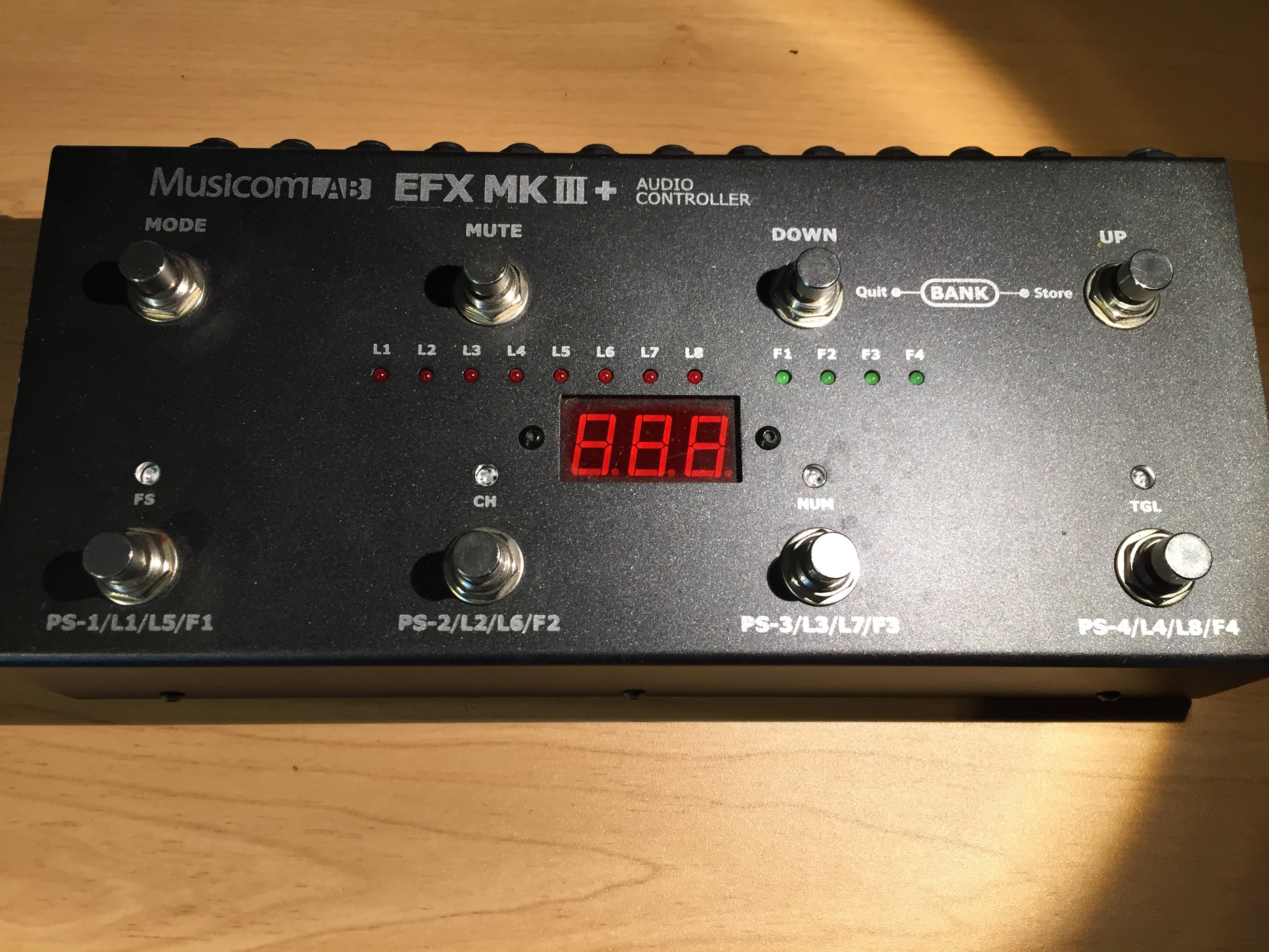 Musicom Lab EFX-MK IV 多機能スイッチャー