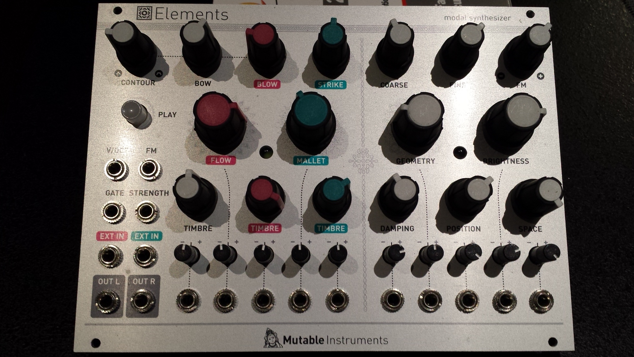 Mutable Instruments Elements モジュラーシンセ+