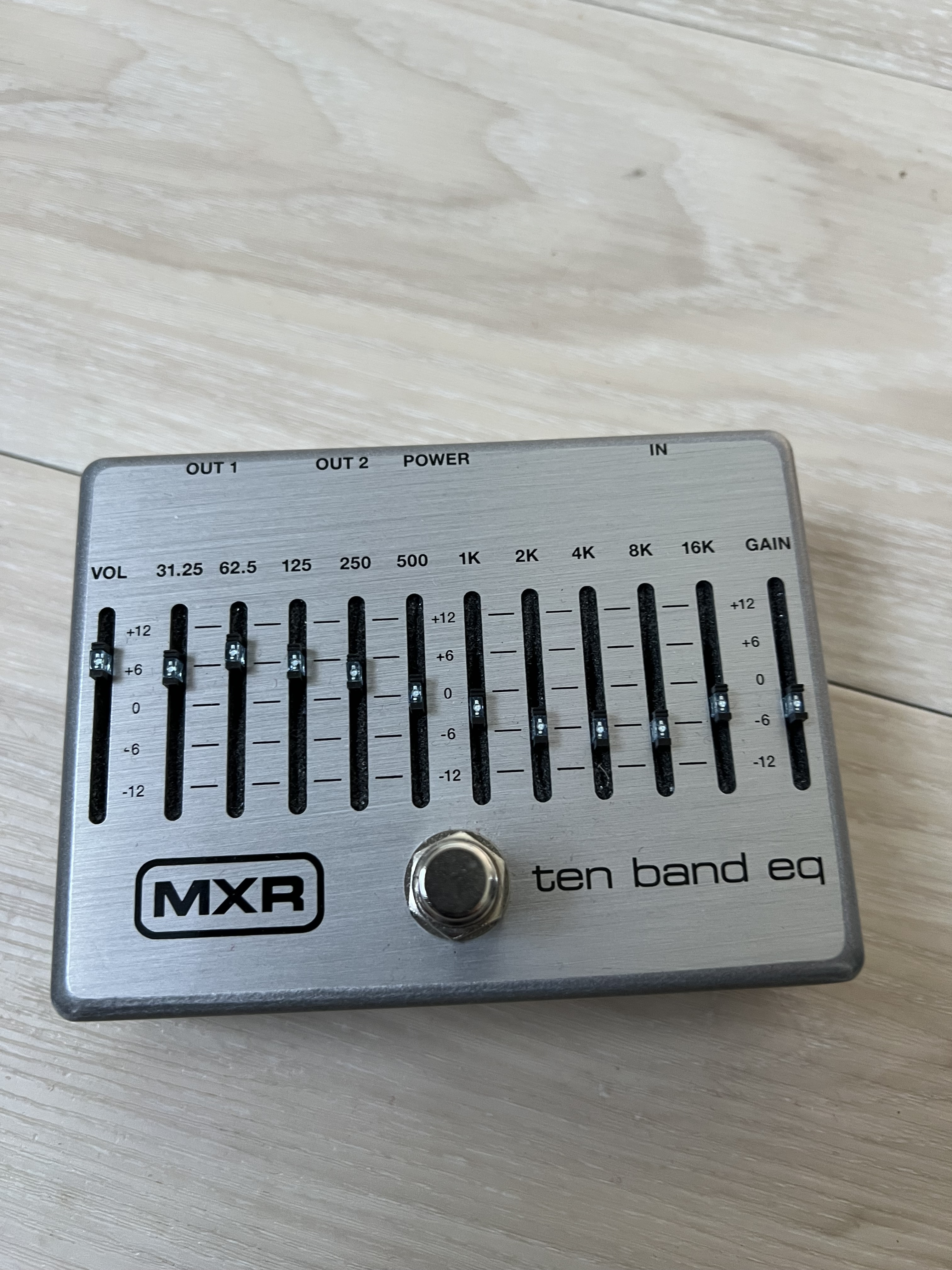 M108S Ten Band EQ - MXR M108S Ten Band EQ - Audiofanzine