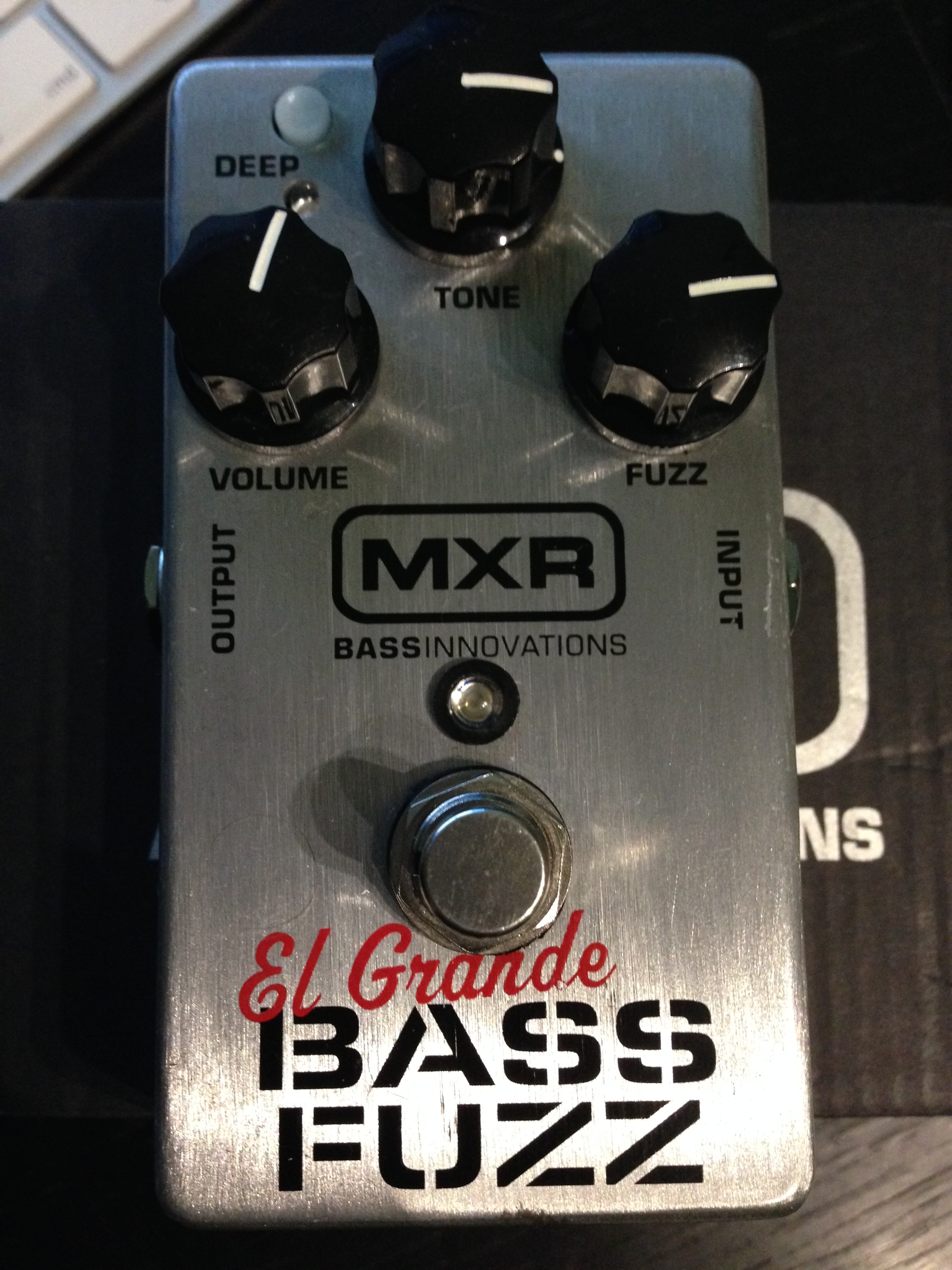 Photo MXR M182 El Grande Bass Fuzz MXR M182 El Grande Bass Fuzz (23308) (1019716) Audiofanzine Photo MXR M182 El Grande Bass Fuzz MXR M182 El Grande Bass Fuzz (23308) (1019716) Audiofanzine