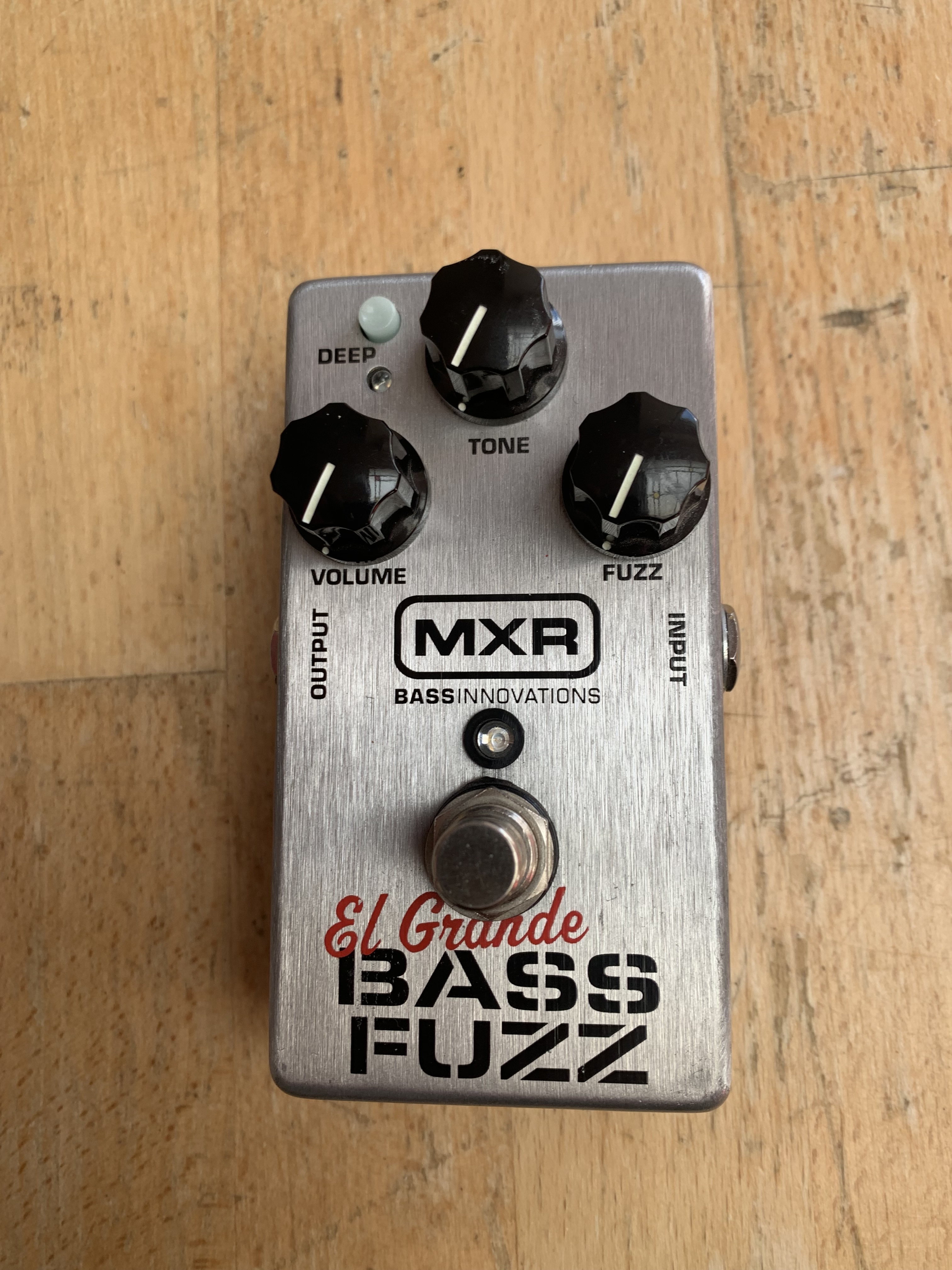 M182 El Grande Bass Fuzz - MXR M182 El Grande Bass Fuzz - Audiofanzine