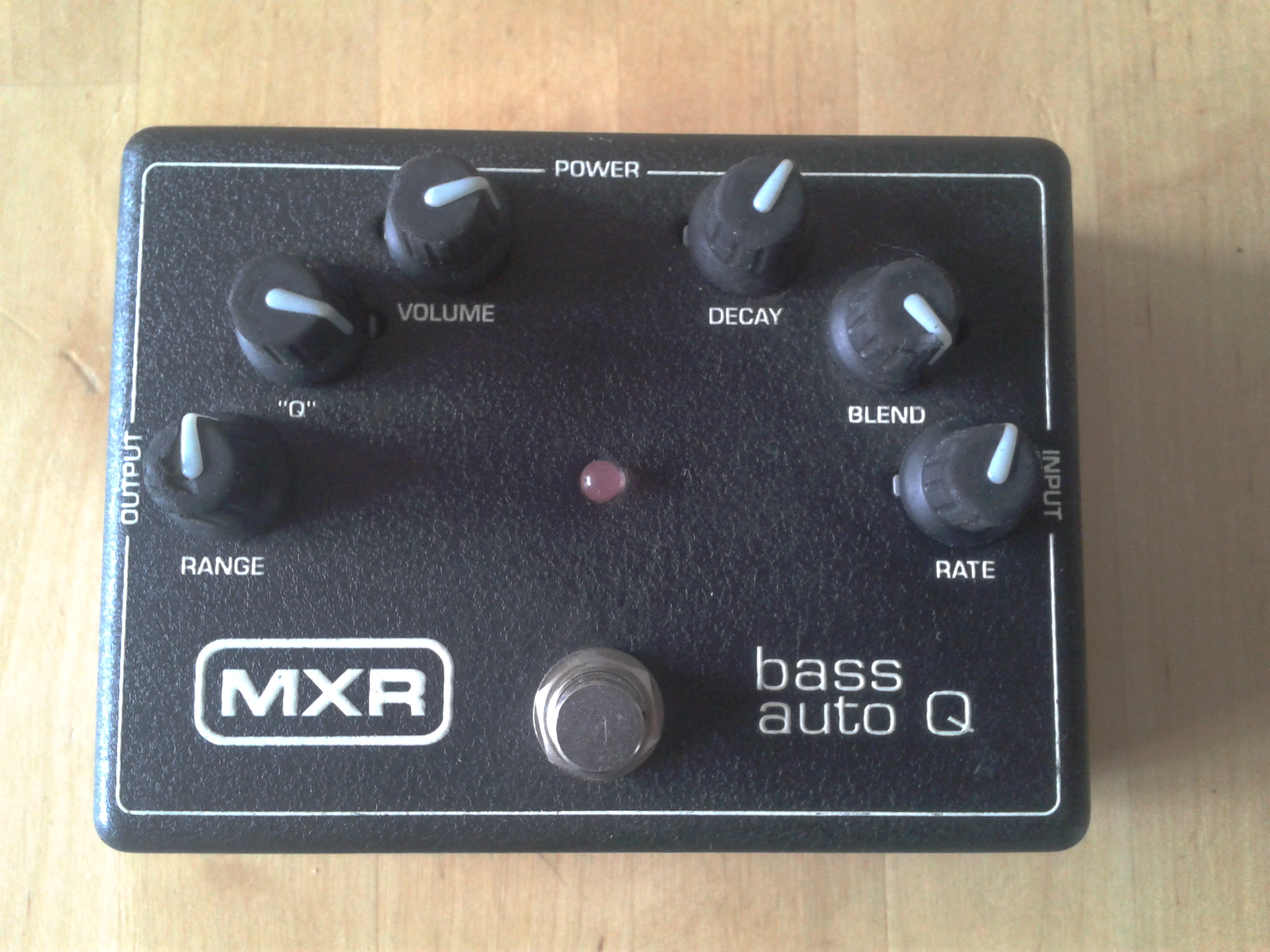 M188 Bass Auto Q Envelope Filter MXR - Audiofanzine