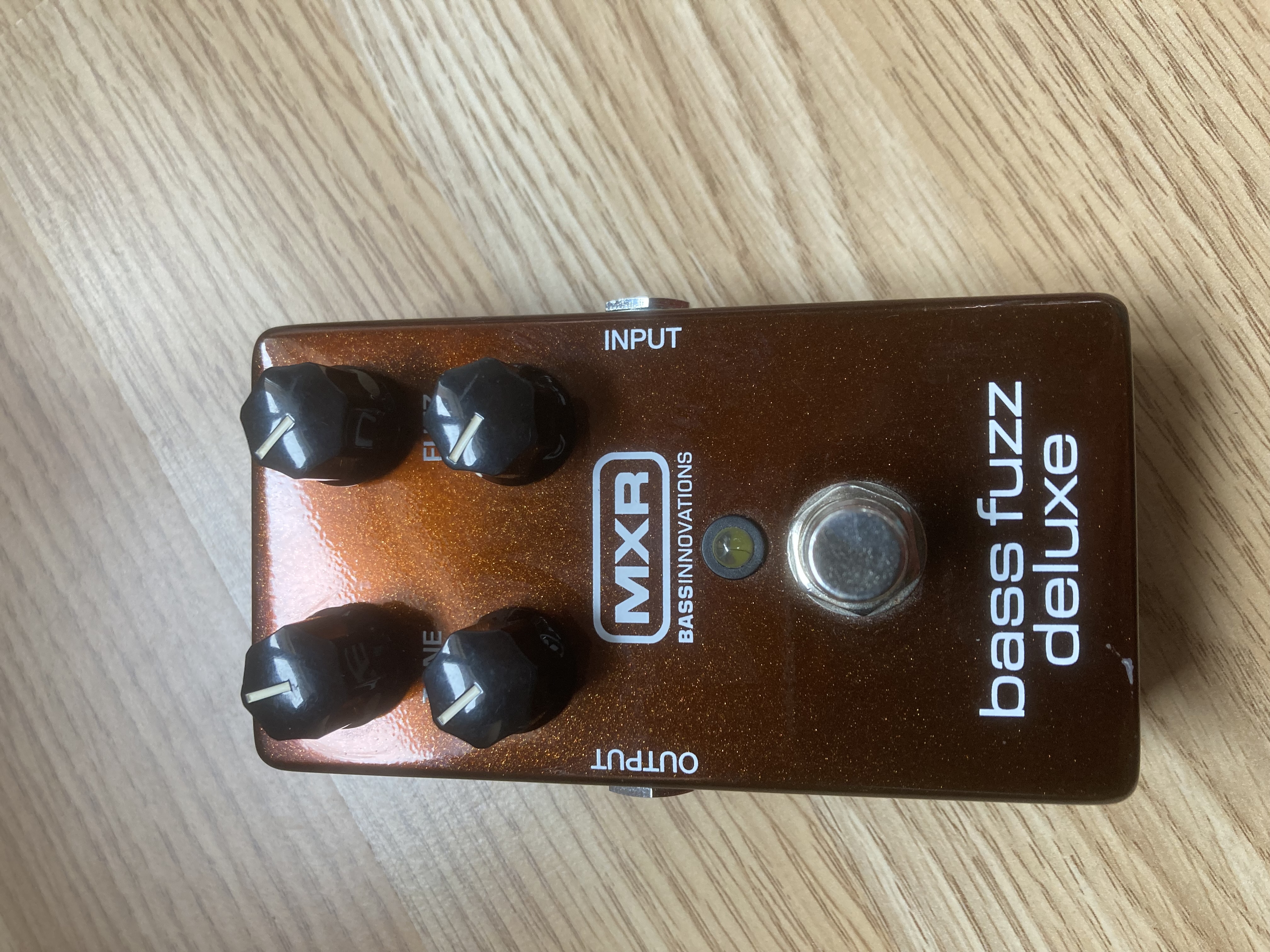 M84 Bass Fuzz Deluxe - MXR M84 Bass Fuzz Deluxe - Audiofanzine