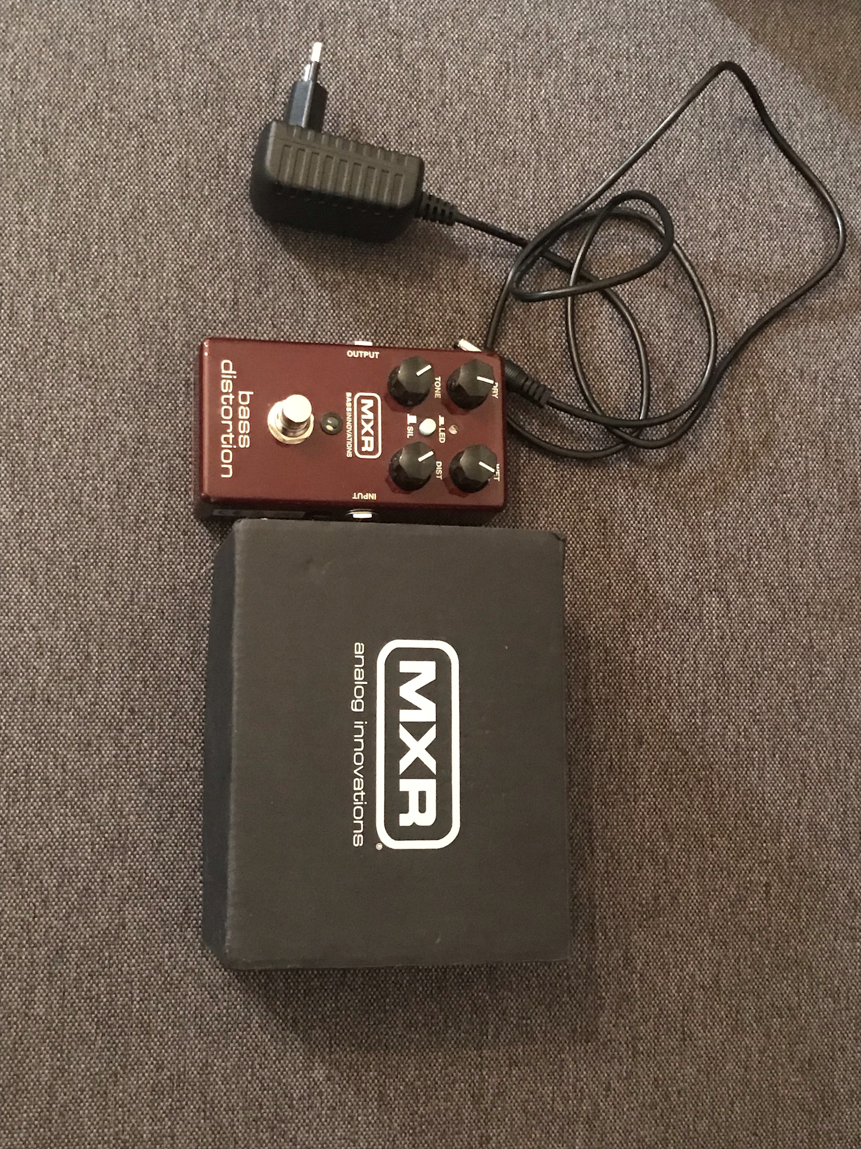 M85 Bass Distortion MXR M85 Bass Distortion Audiofanzine