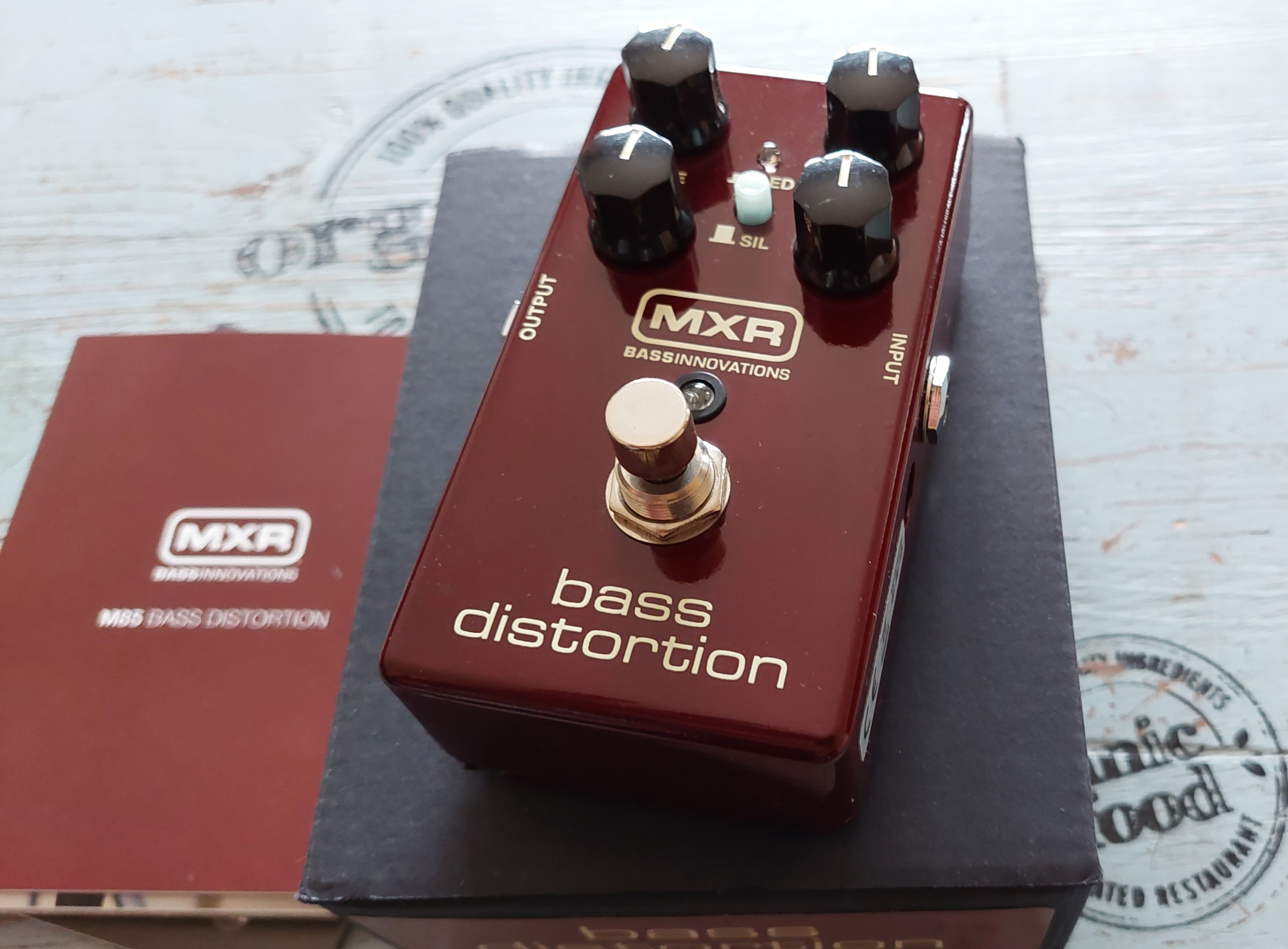 M85 Bass Distortion MXR M85 Bass Distortion Audiofanzine