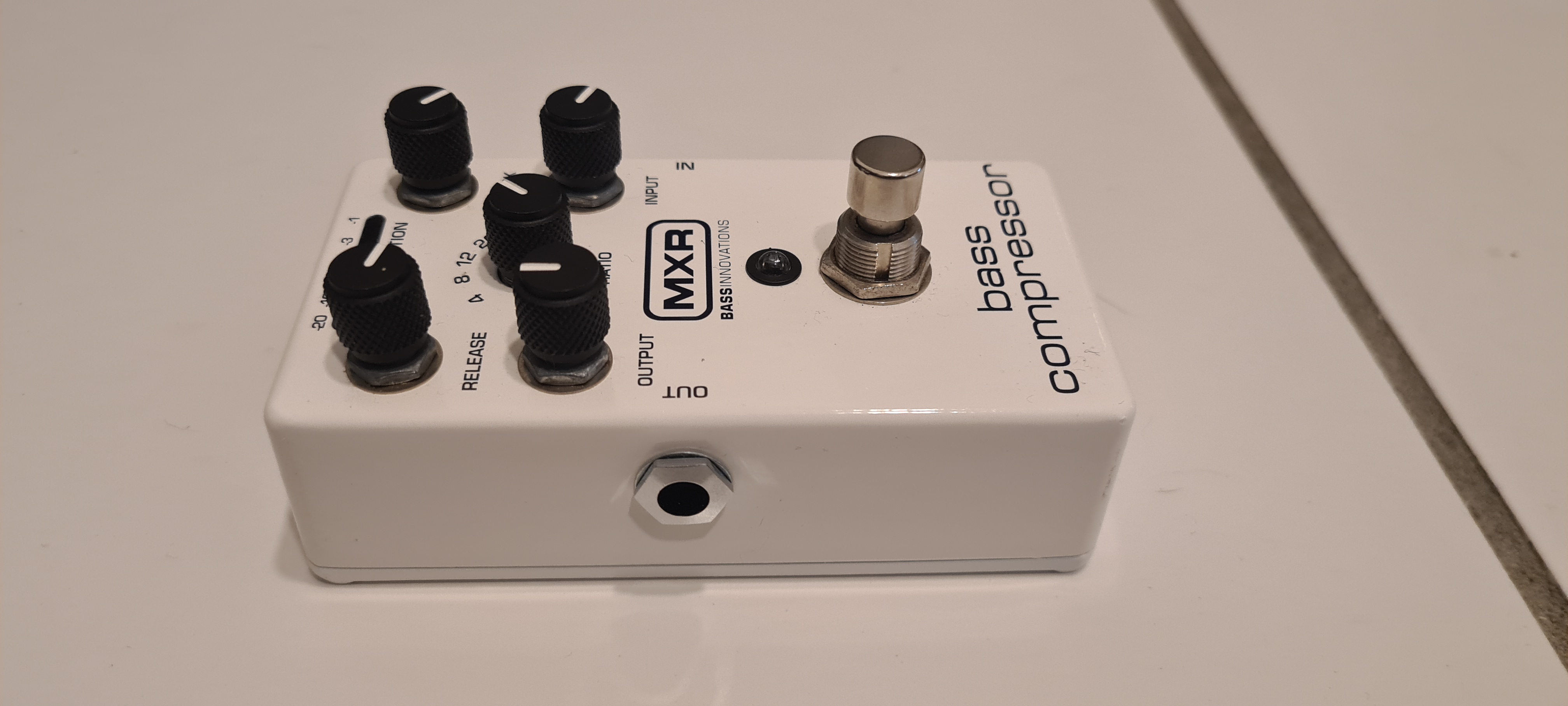 M87 Bass Compressor MXR M87 Bass Compressor Audiofanzine