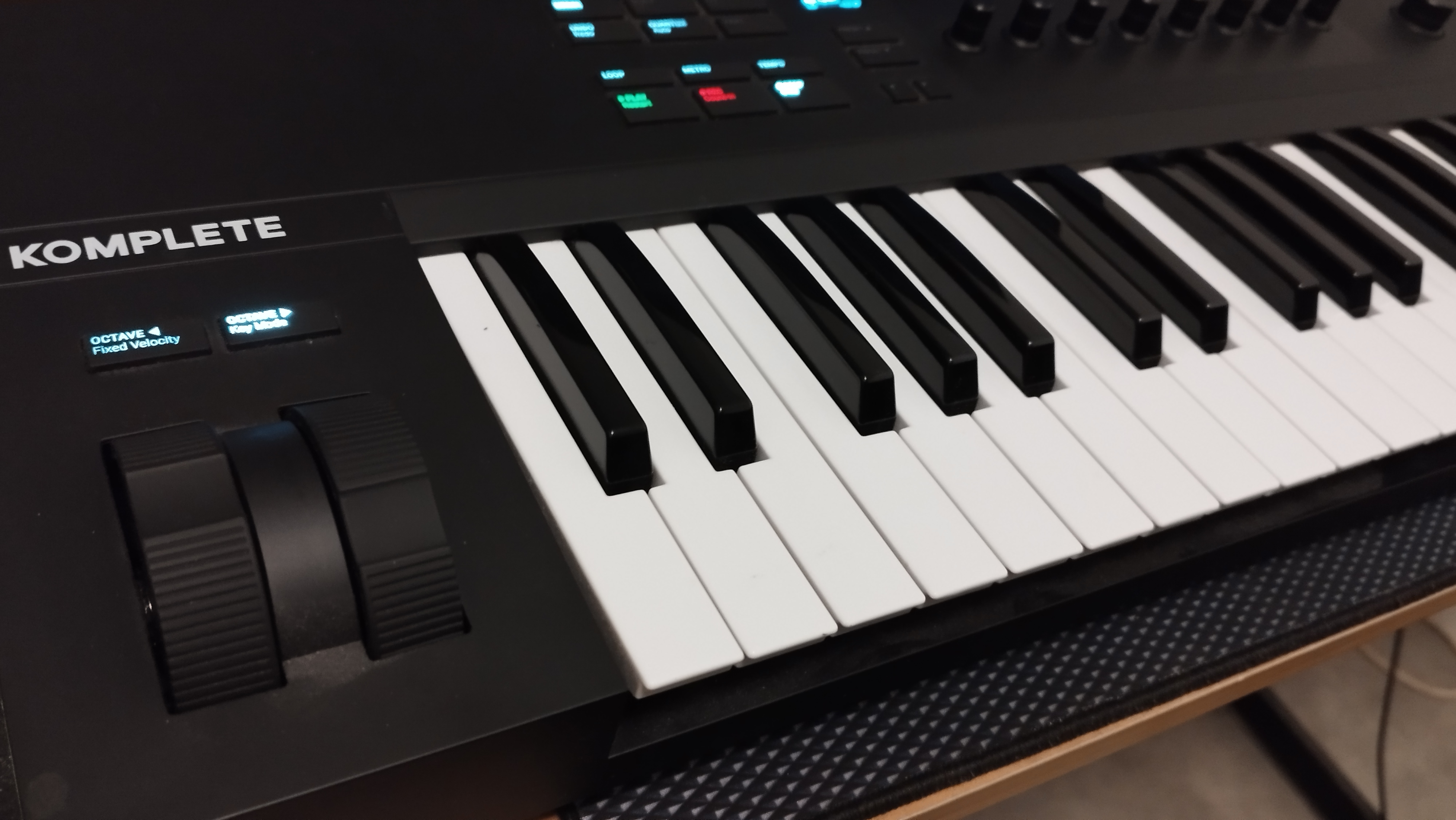 Komplete Kontrol A49 - Native Instruments Komplete Kontrol A49 ...
