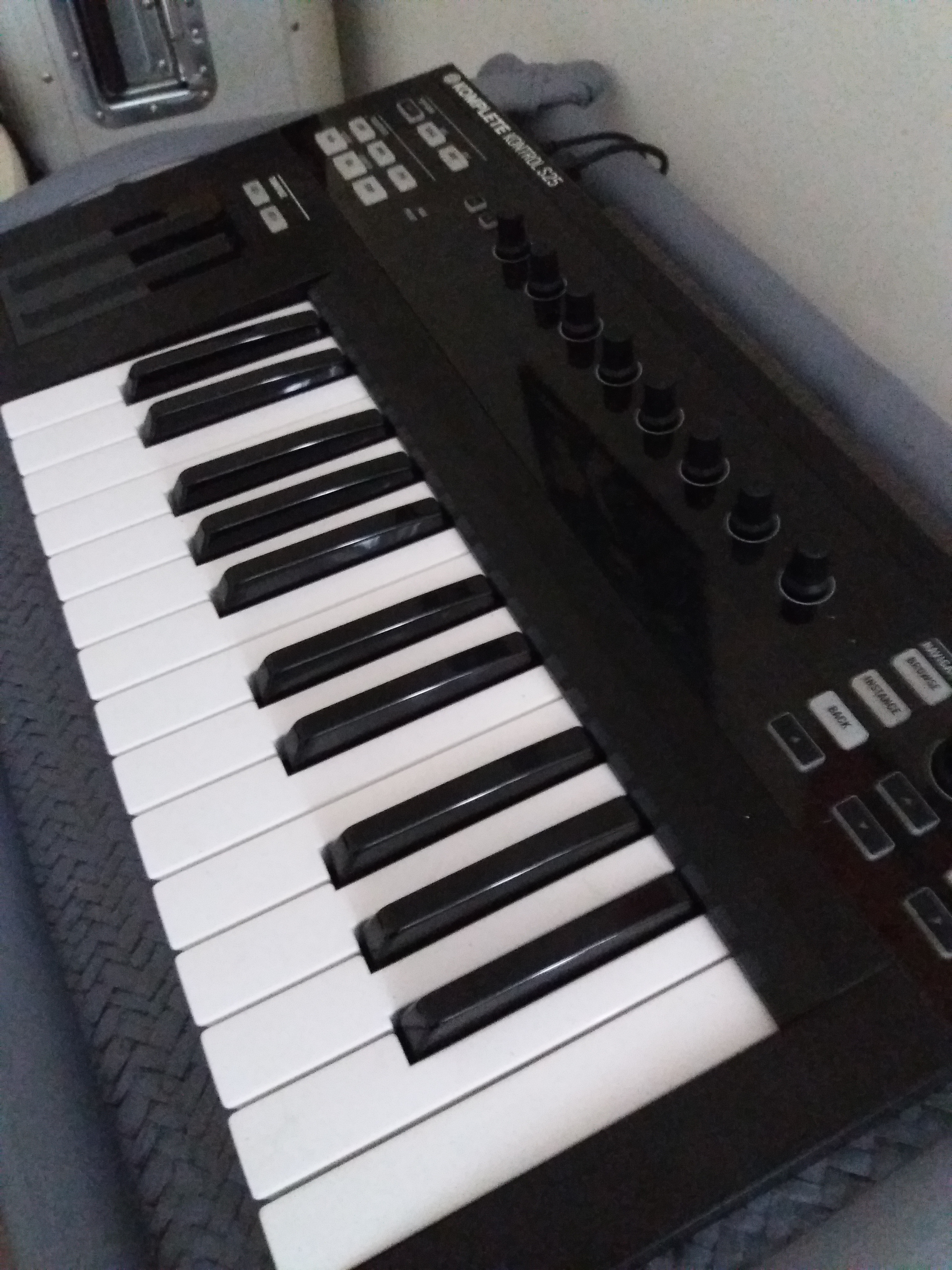 native instruments komplete 25 native instruments komplete 25