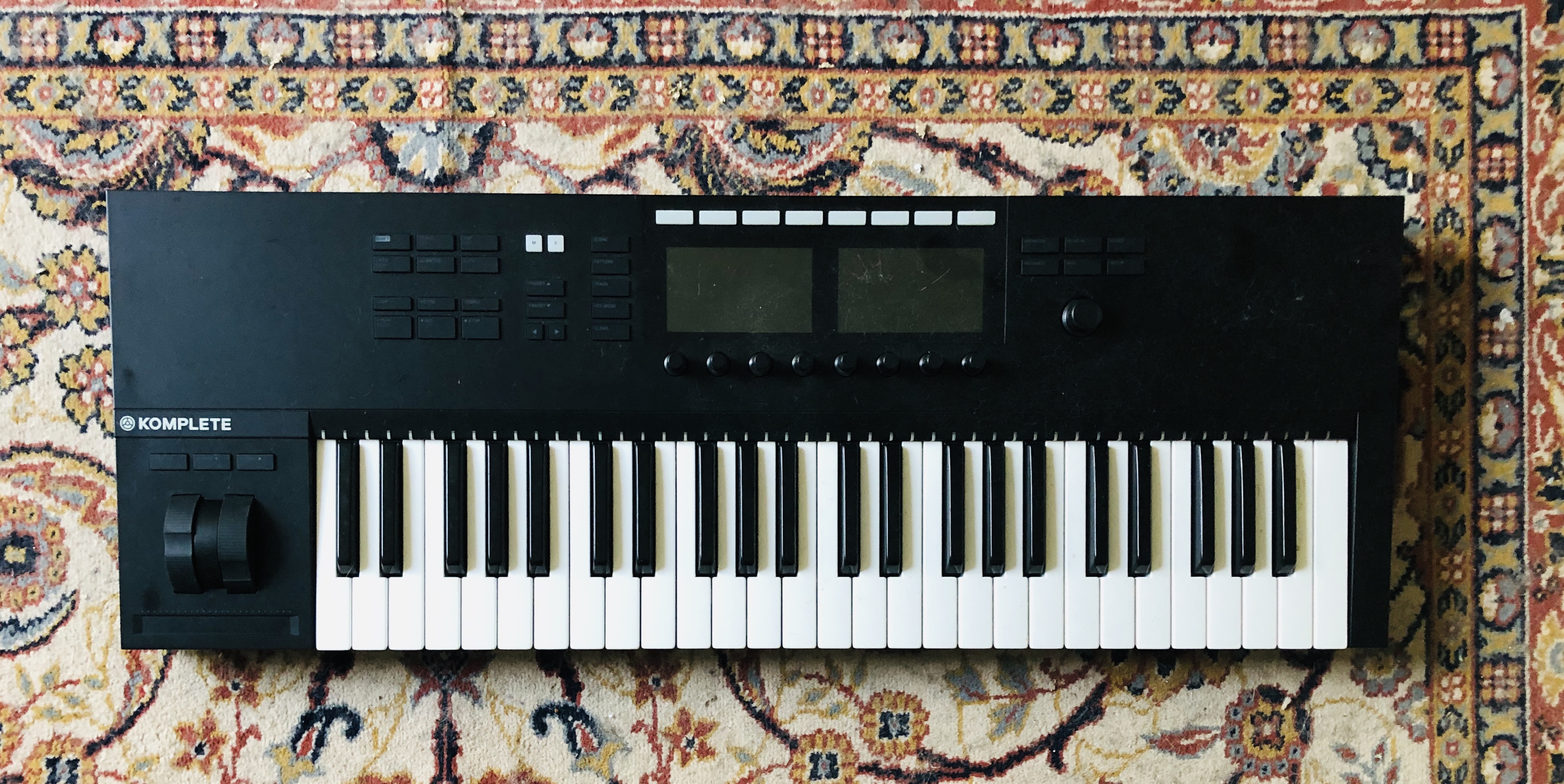 native instruments komplete kontrol s49 mk2 keyboard