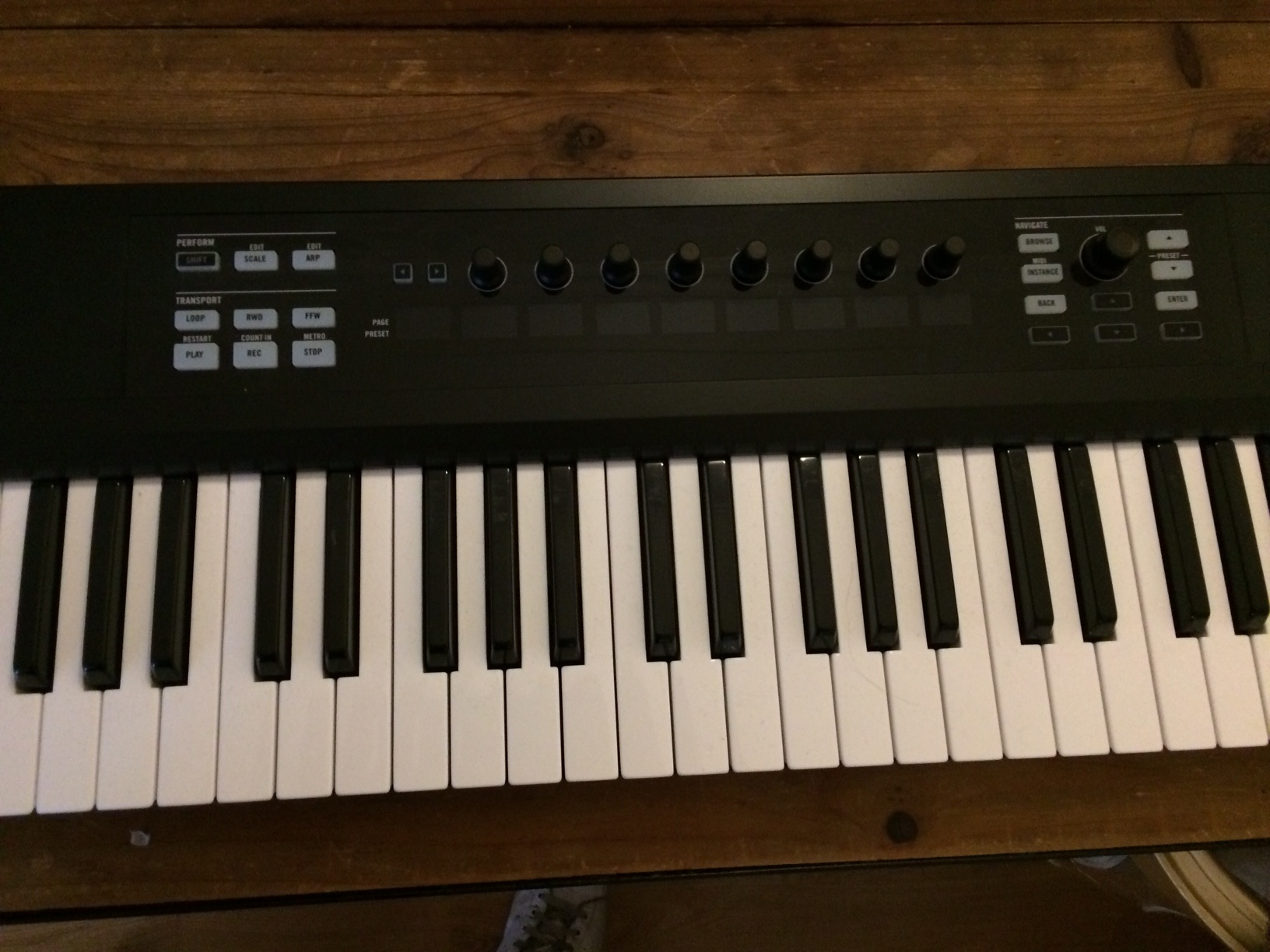 native instruments komplete kontrol s61 keyboard