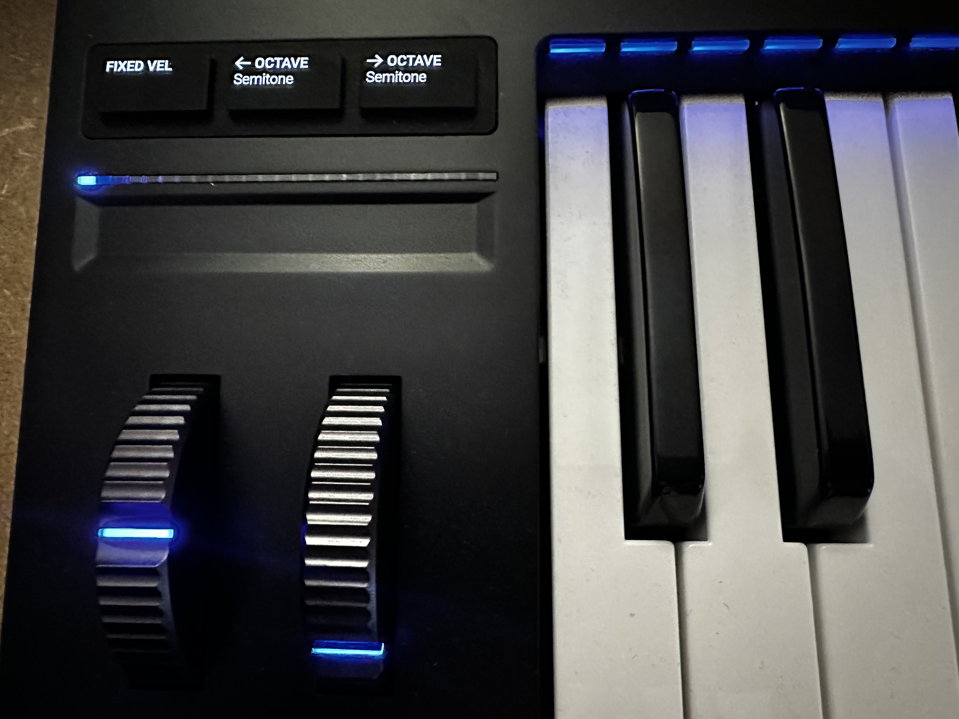 Komplete Kontrol S61 MK3 Native Instruments - Audiofanzine Komplete Kontrol S61 MK3 Native Instruments - Audiofanzine