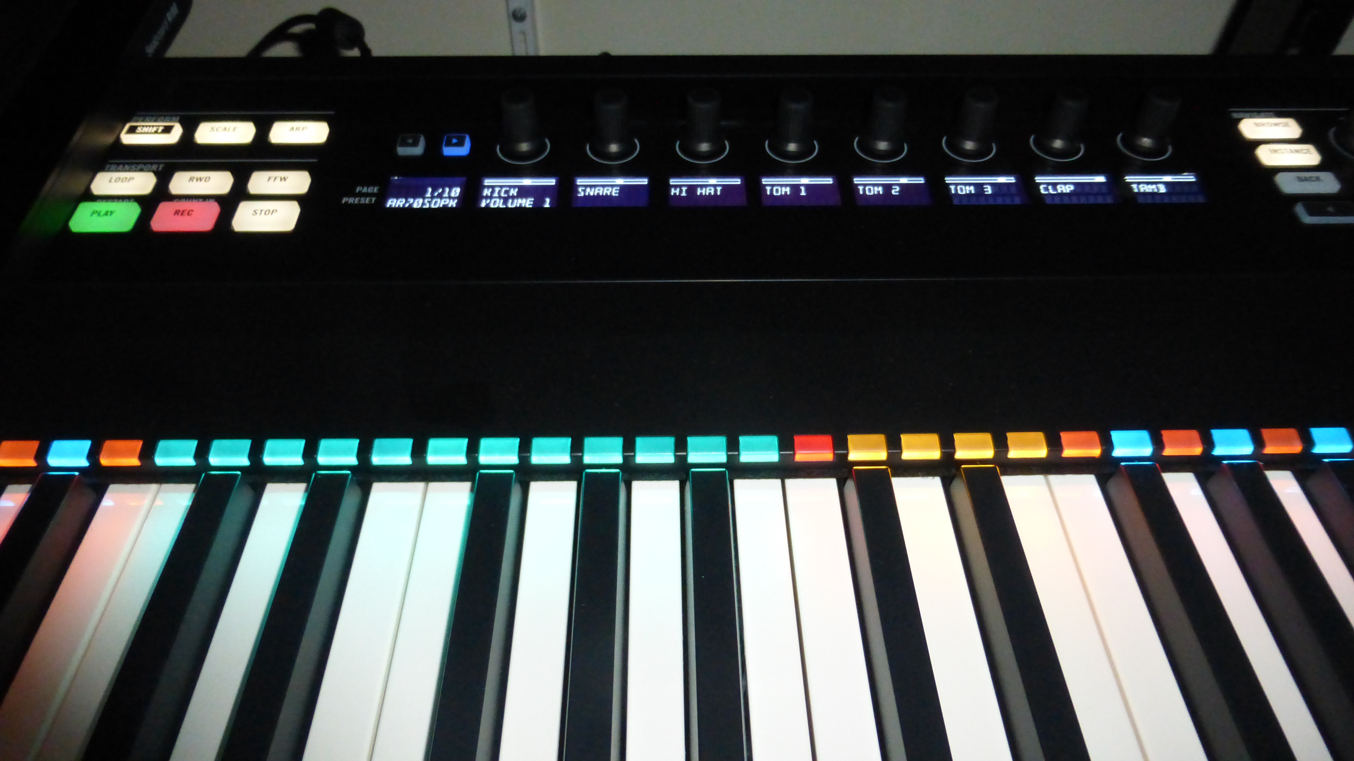 native instruments komplete kontrol s88 keyboard 88key