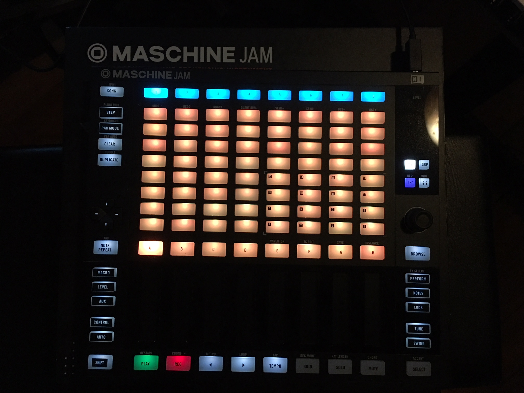 Vends Native Instruments Maschine Jam (Franche-Comté) - Audiofanzine