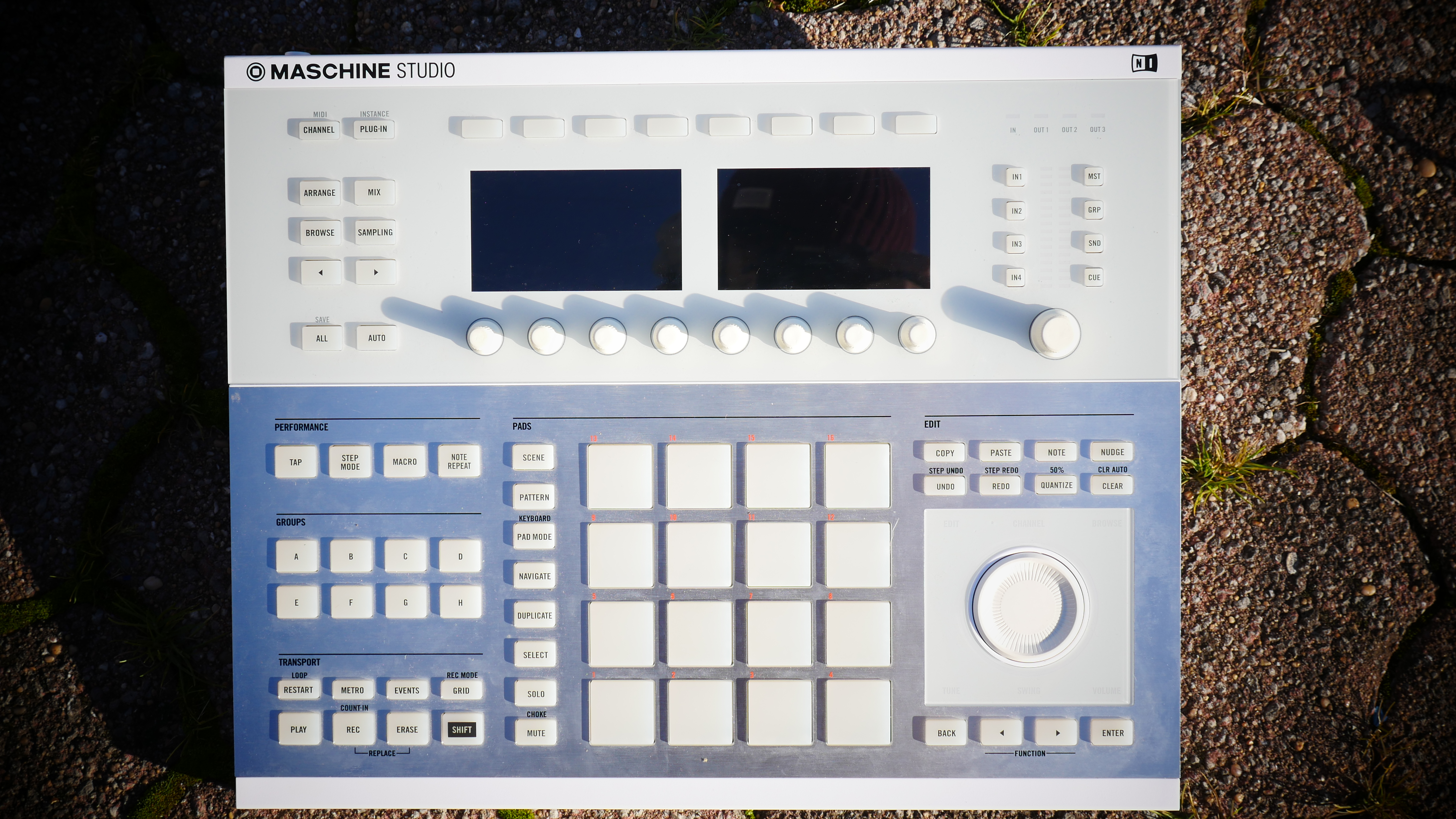 native instruments maschine studio native instruments maschine studio