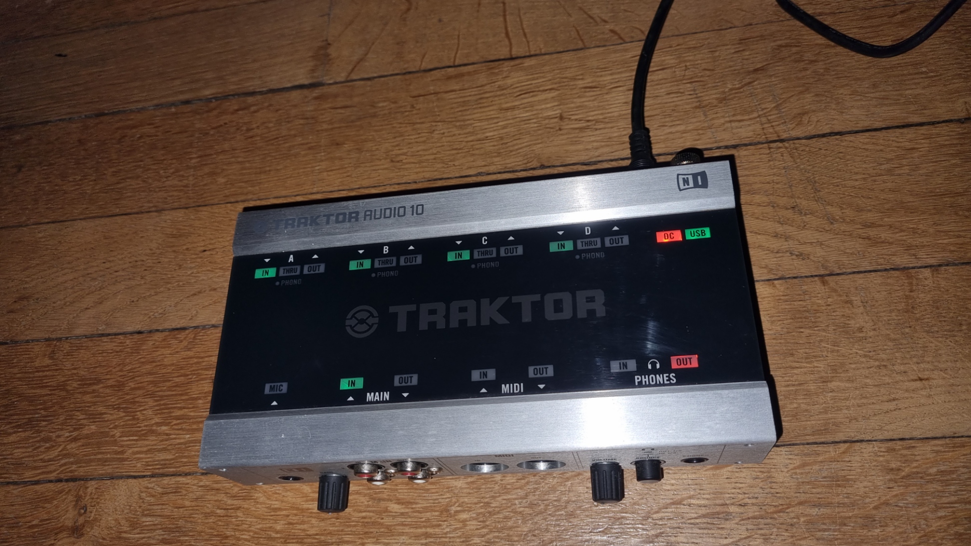 Traktor Audio 10 Native Instruments Traktor Audio 10 Audiofanzine