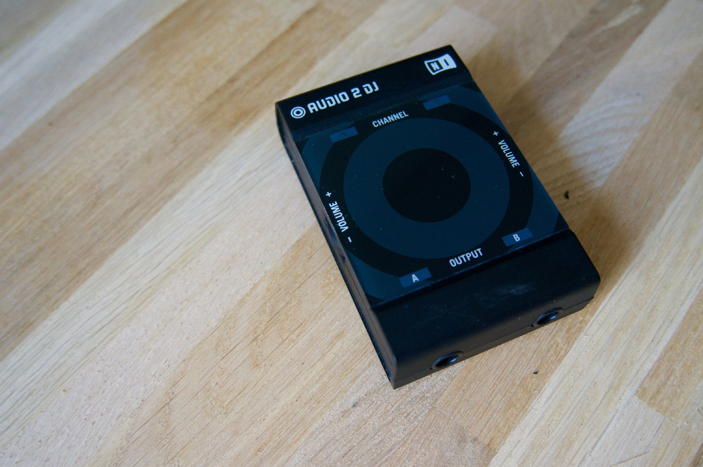 Photo Native Instruments Traktor Audio 2 Native Instruments Traktor Audio 2 (35906) (1131288