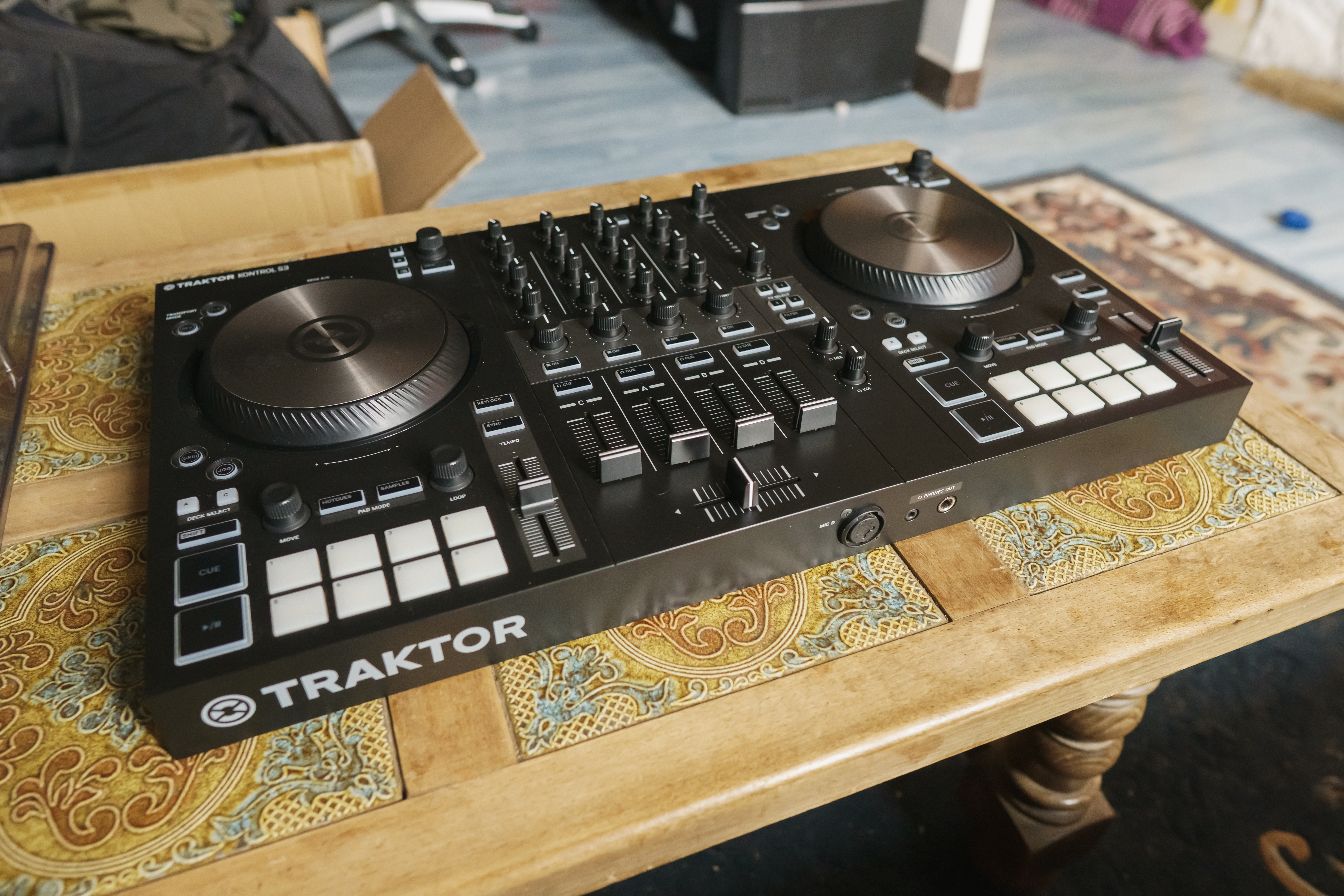 Traktor Kontrol S3 - Native Instruments Traktor Kontrol S3
