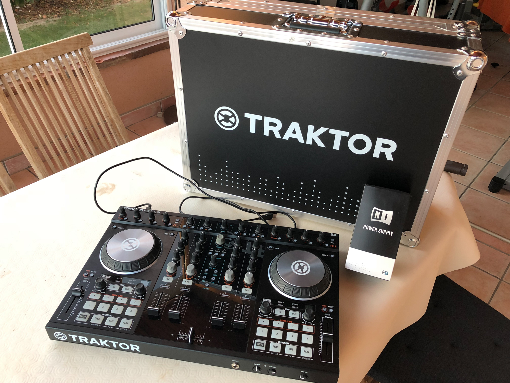 traktor s4 mk2 connect with audio 6