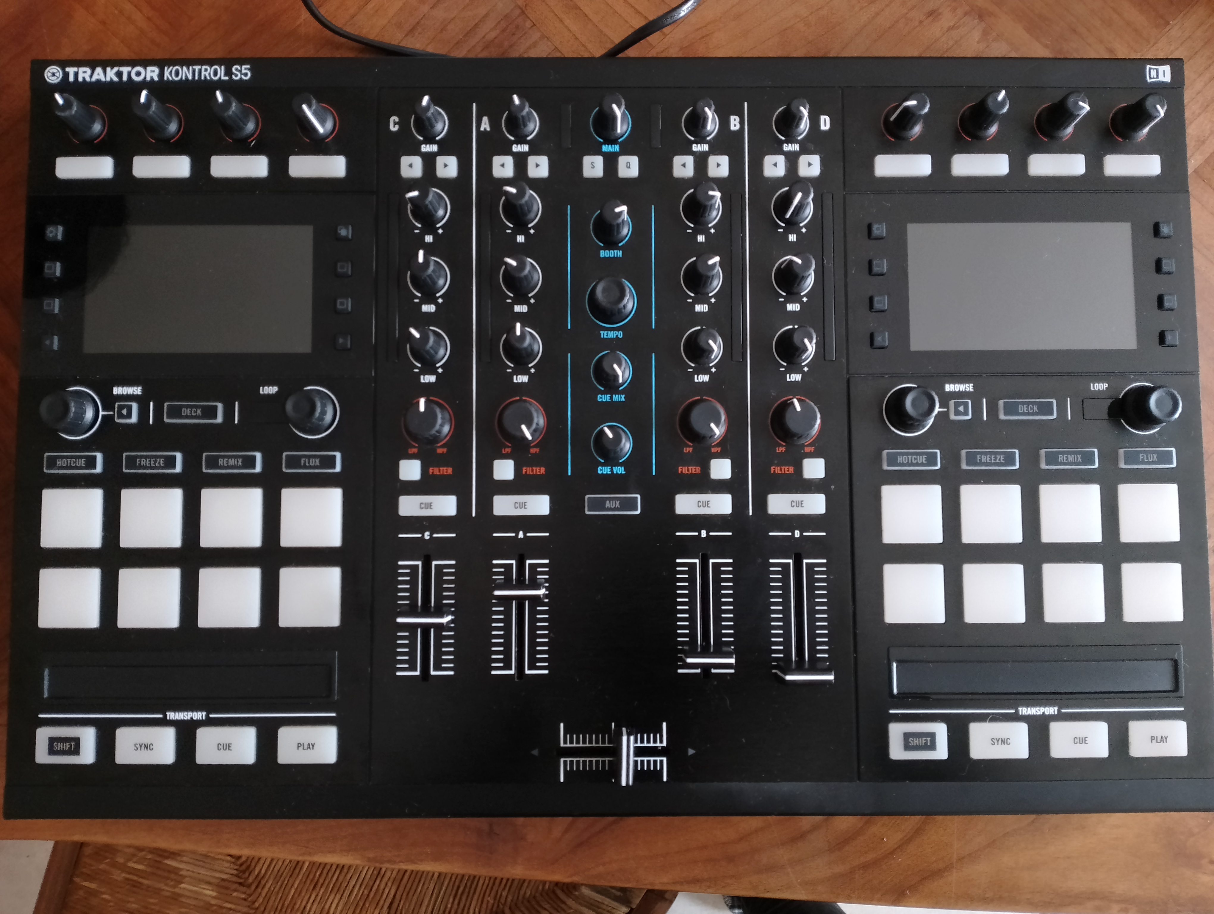 Traktor Kontrol S5 - Native Instruments Traktor Kontrol S5 