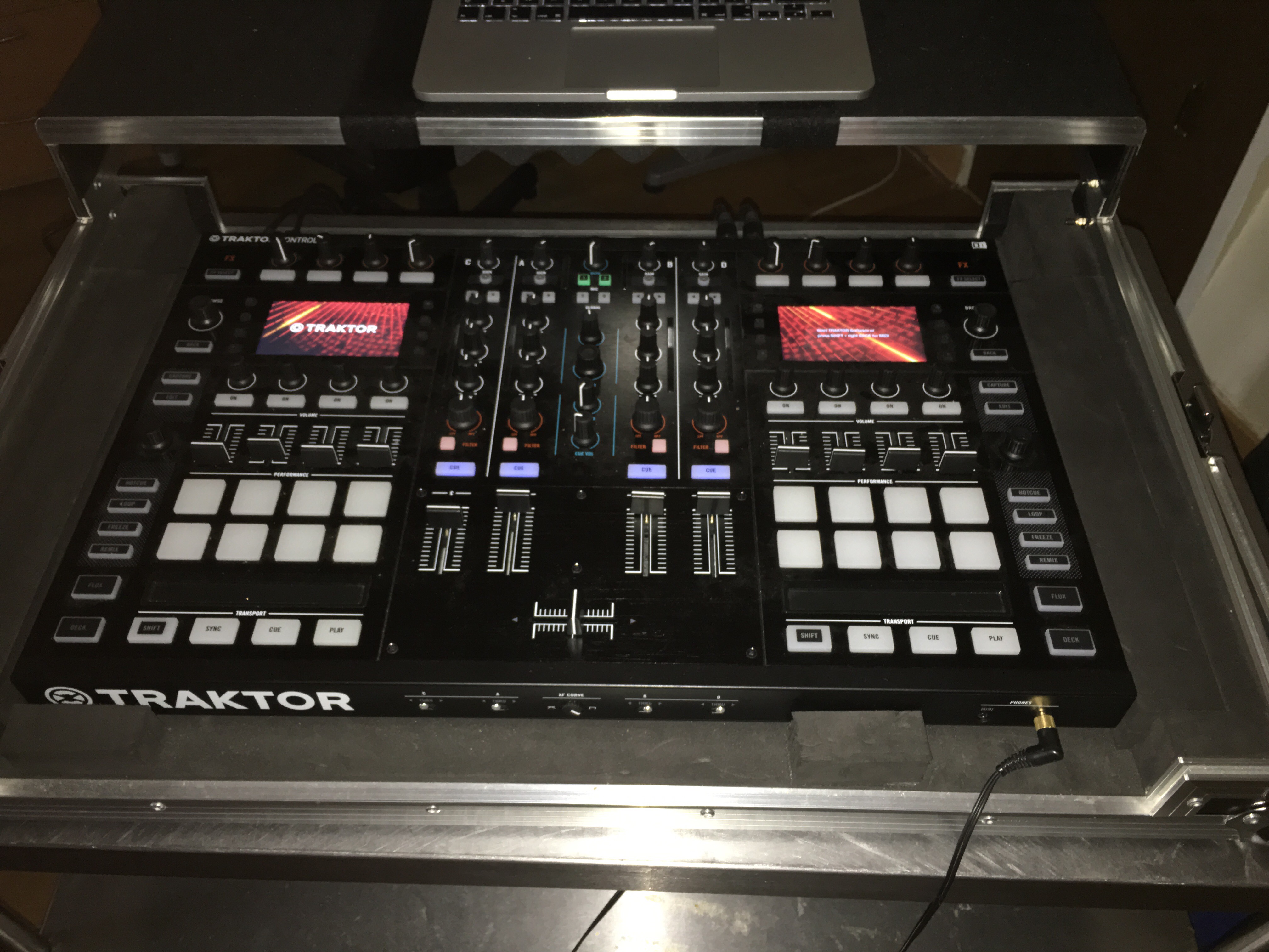 native instruments traktor s8 native instruments traktor s8