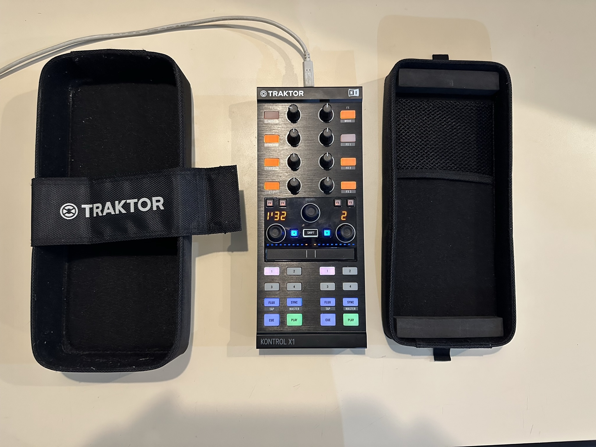 Traktor Kontrol X1 mk2 Native Instruments - Audiofanzine