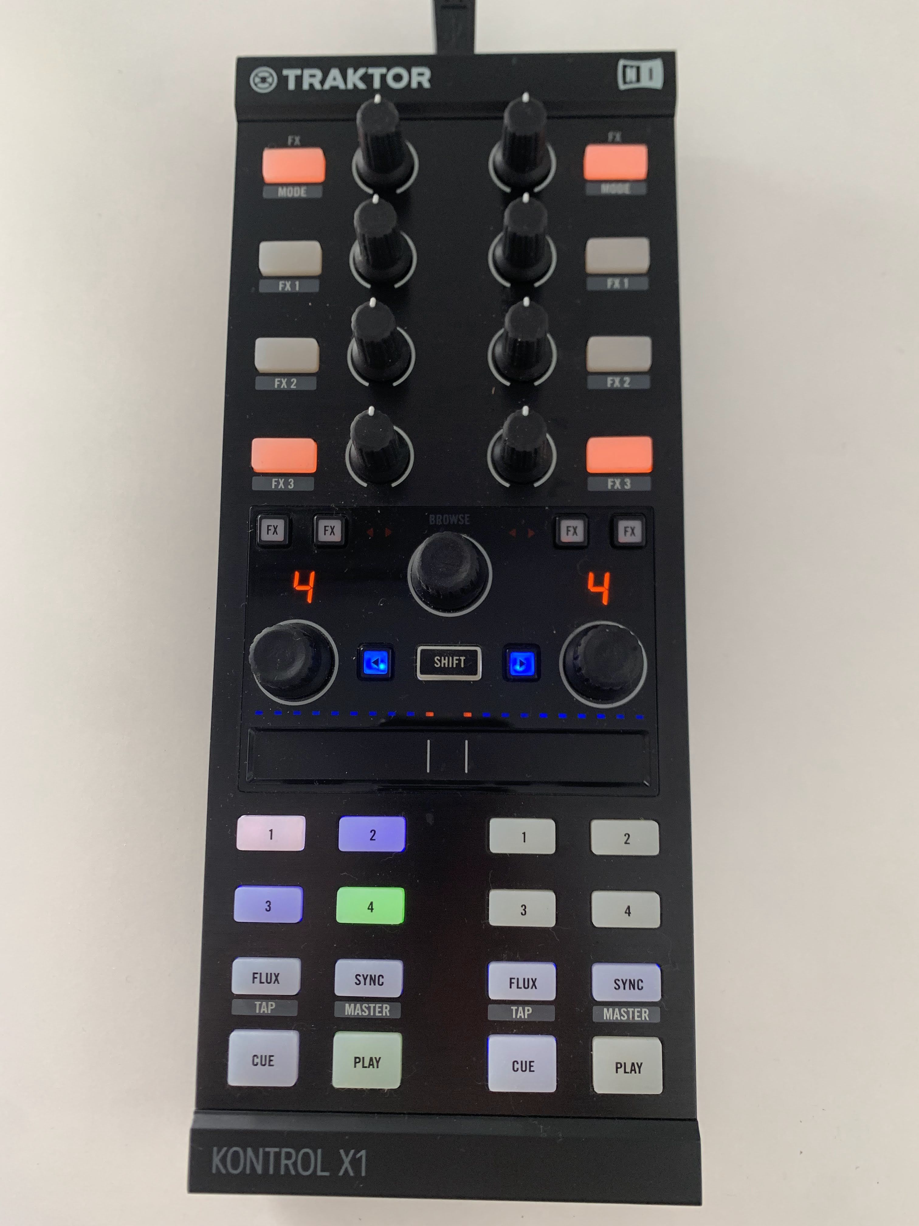 DJ機材 TRAKTOR KONTROL X1 Mk2 Traktor Kontrol X1 MK2 — DJ TechTools
