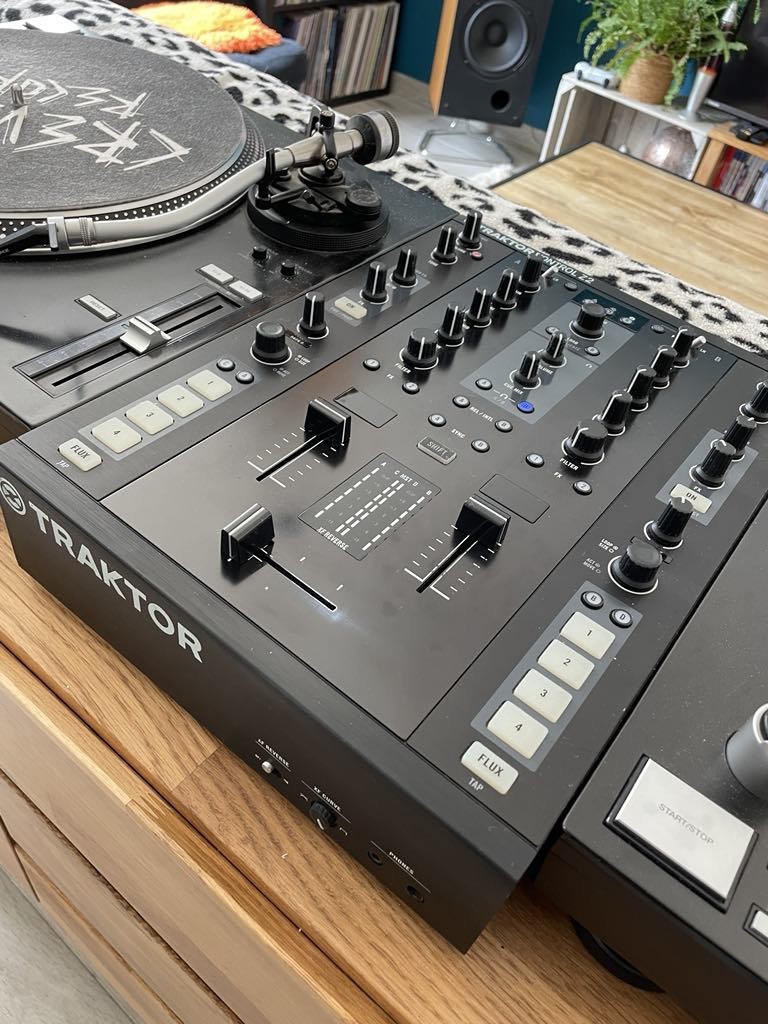 みさき様】Traktor KONTROL Z2 + Skratch Pro 3