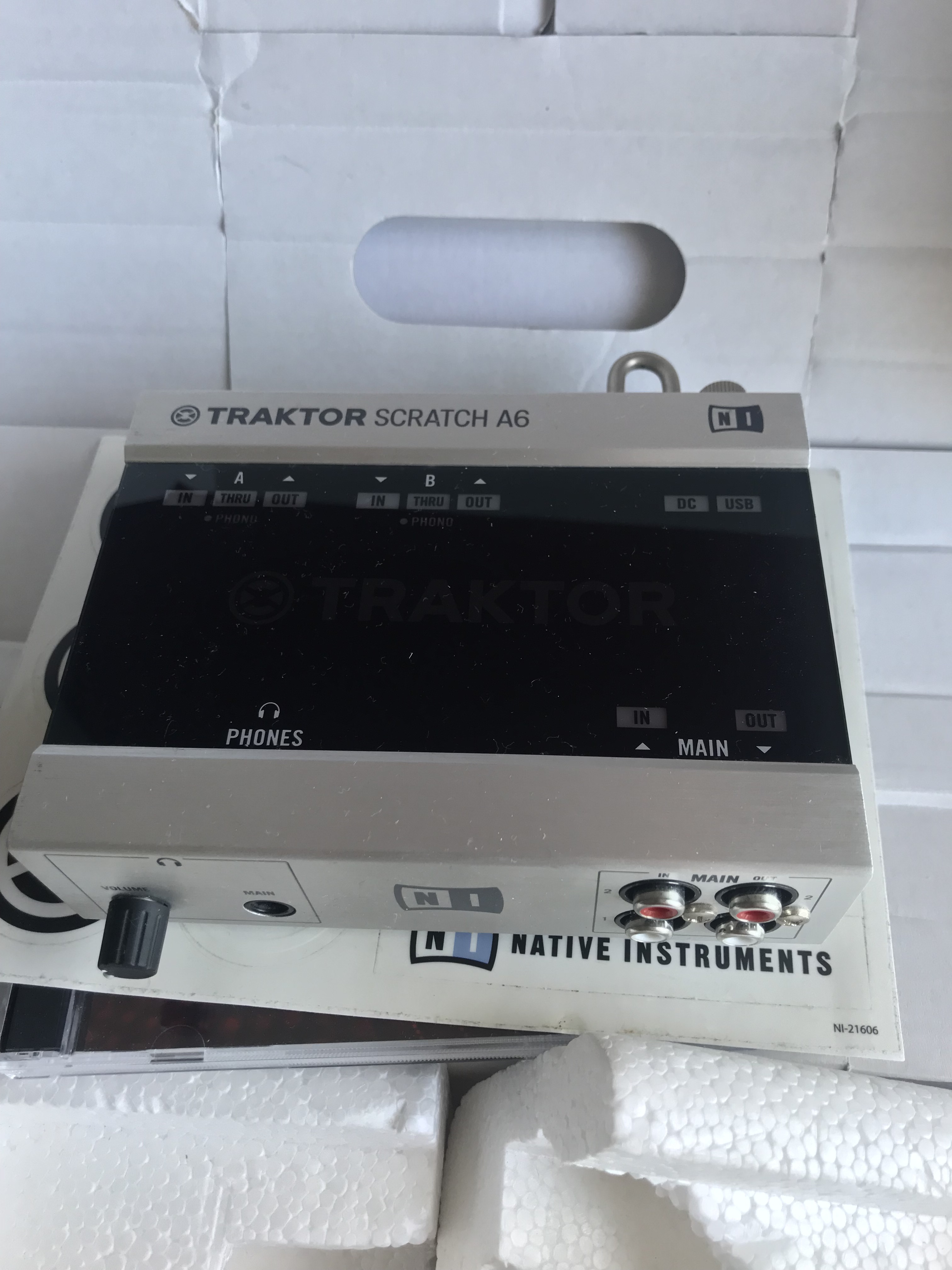 金沢は激しい雪で ✨未使用✨ TRAKTOR SCRATCH A6 - 楽器・機材