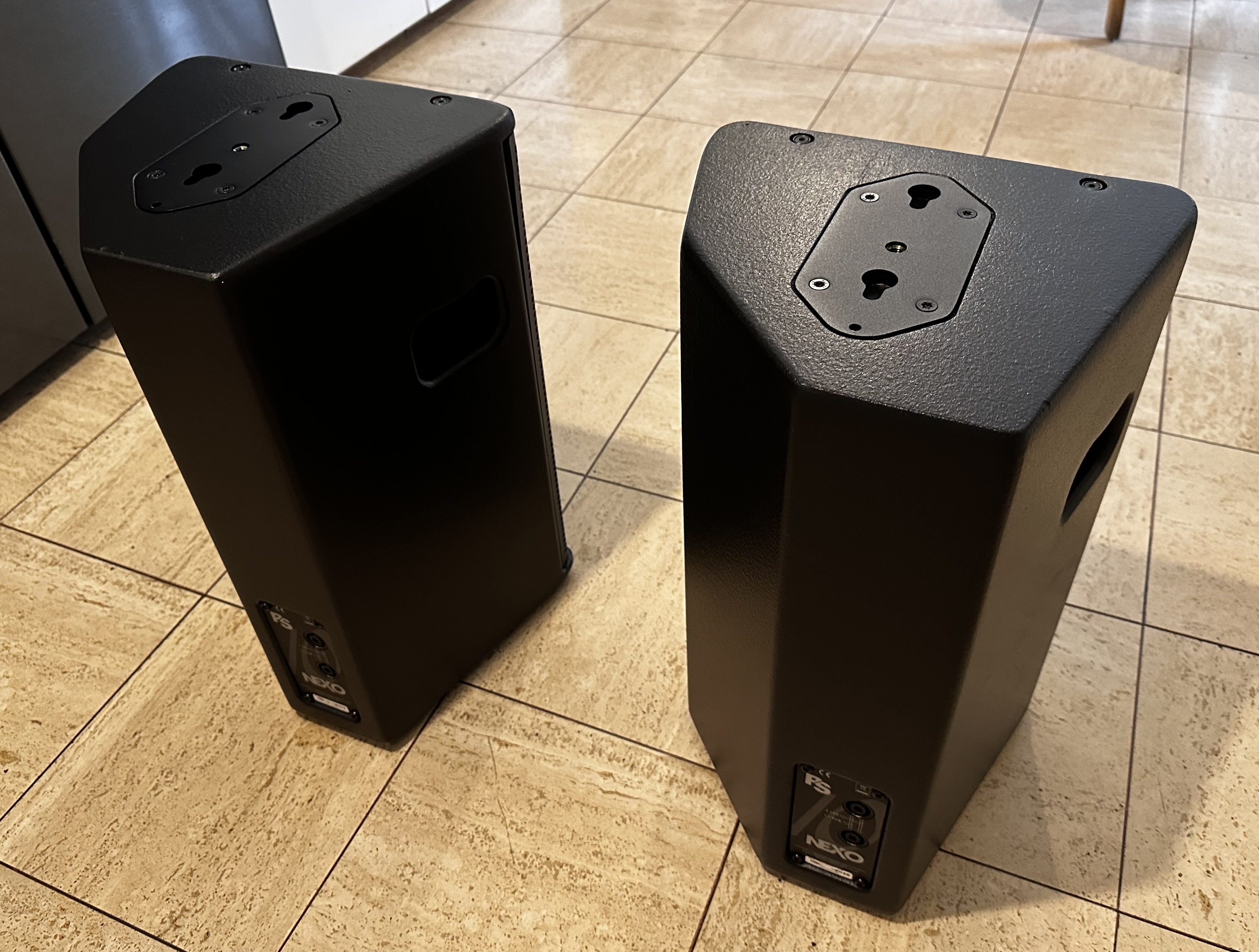 Ps10 R2 PS10 R2 - Nexo PS10 R2 - Audiofanzine