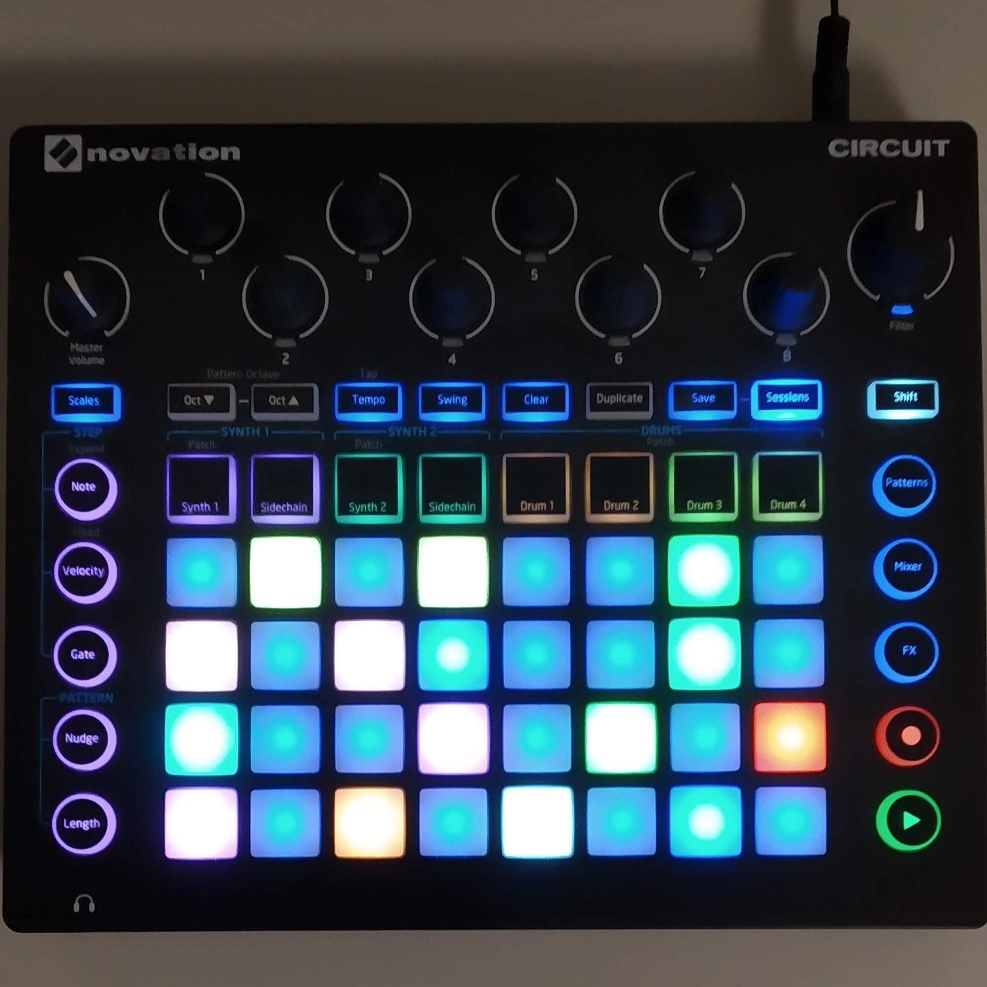 Novation Circuit avec decksaver (Midi-Pyrénées) - Audiofanzine