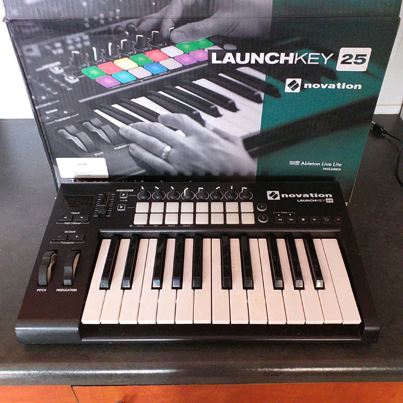 Миди клавиатура novation launchkey 25 mk2 обзор