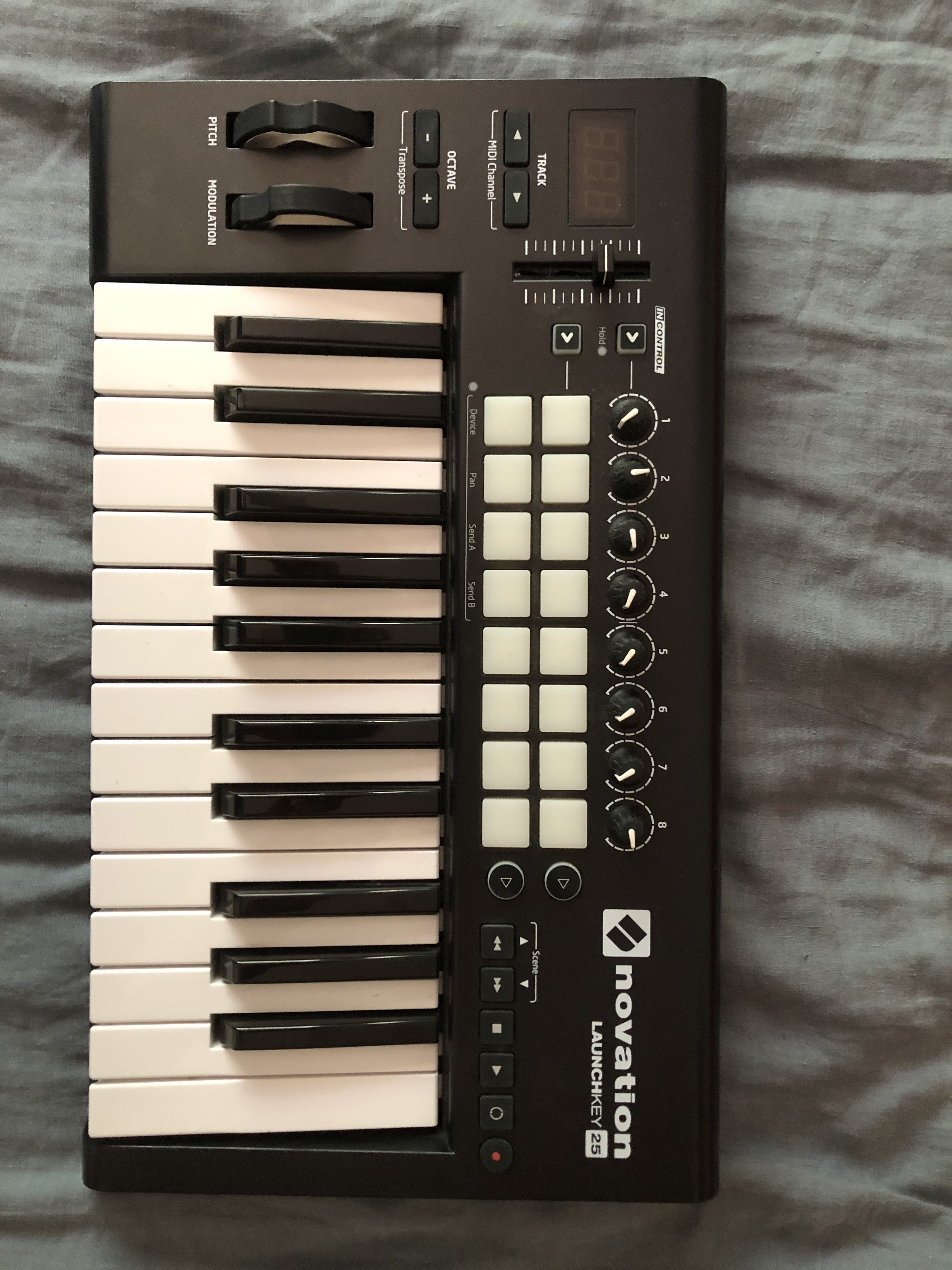 Launchkey 25 mk2 - Novation Launchkey 25 mk2 - Audiofanzine