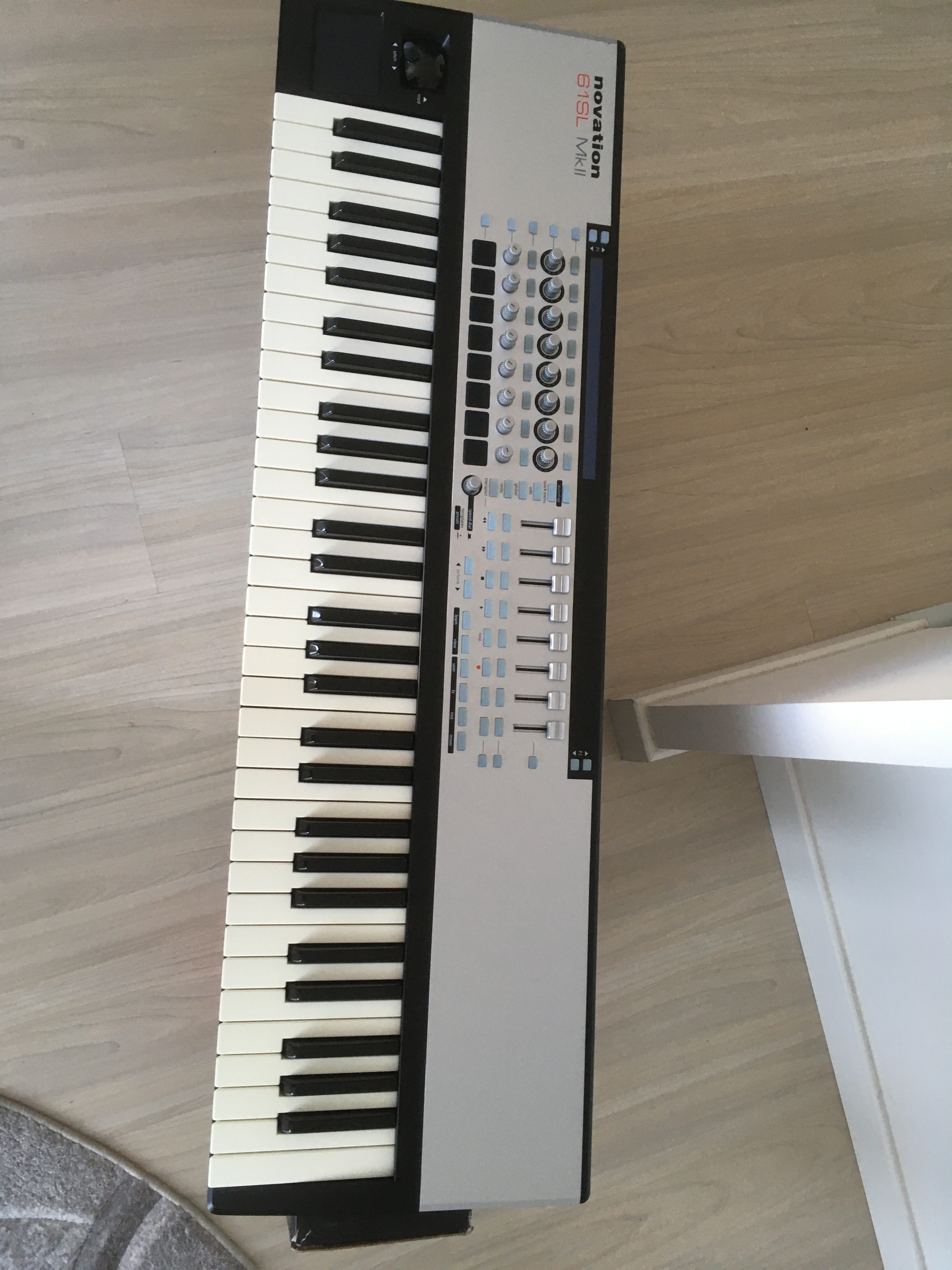 Novation remote SL61 MK1 MIDIコントローラー Novation remote SL61 MK1 MIDIコントローラー